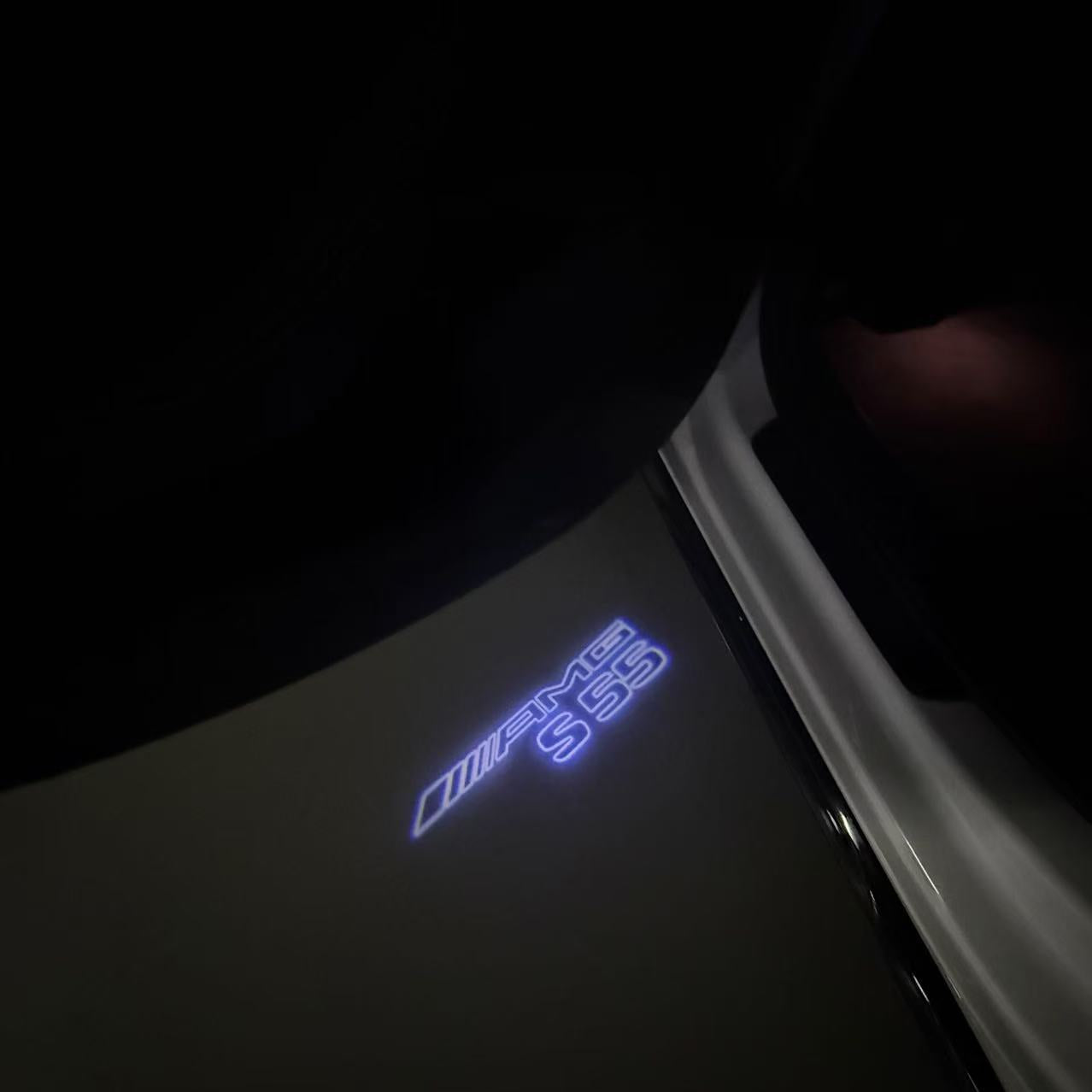 LUCI PROIETTORI LOGO MERCEDES BENZ Nr.03 (quantità 1 = 1 set / 2 luci porta)