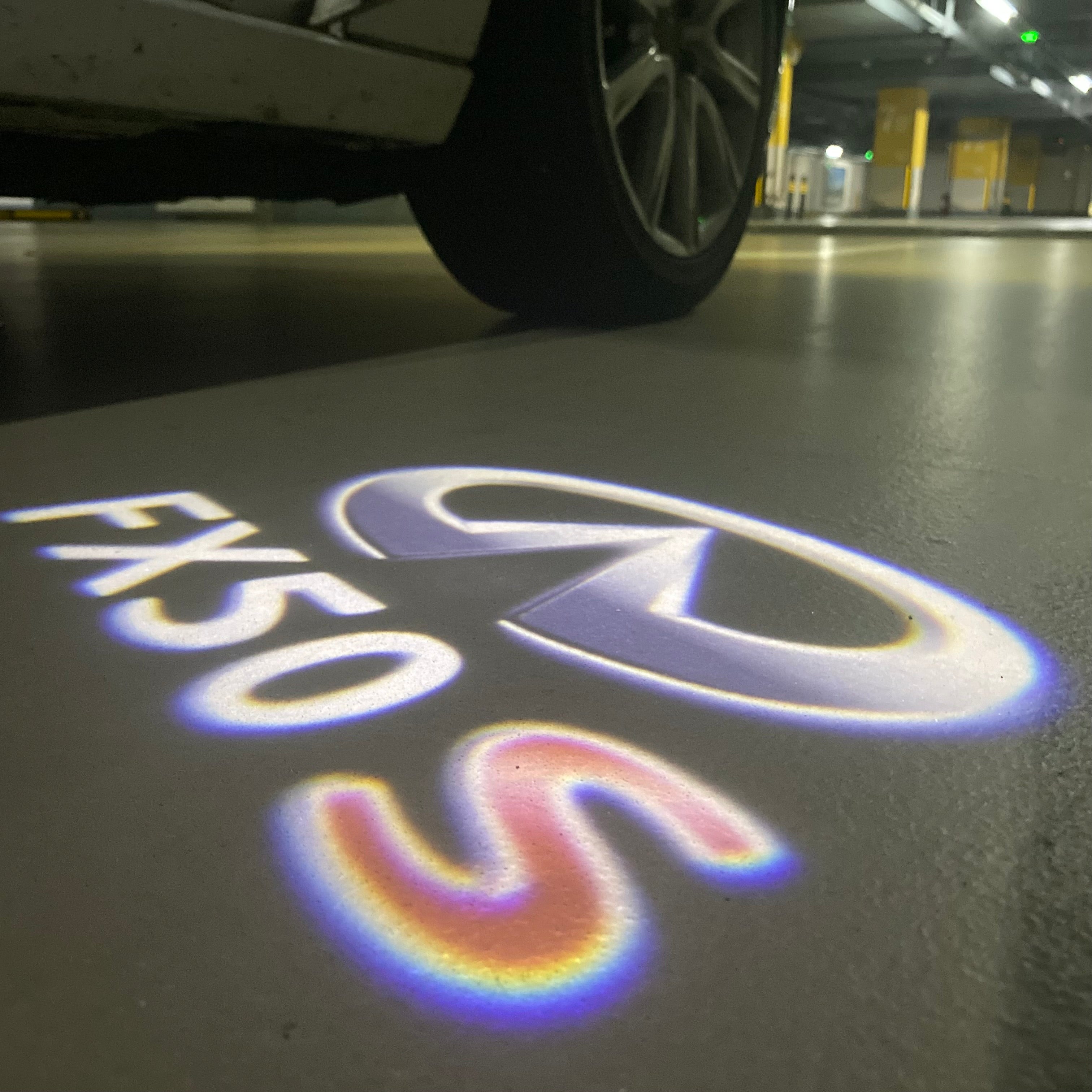 INFINTI FX50 S LOGO PROJECROTR أضواء Nr.28 (الكمية 1 = 1 مجموعات / 2 أضواء الباب)