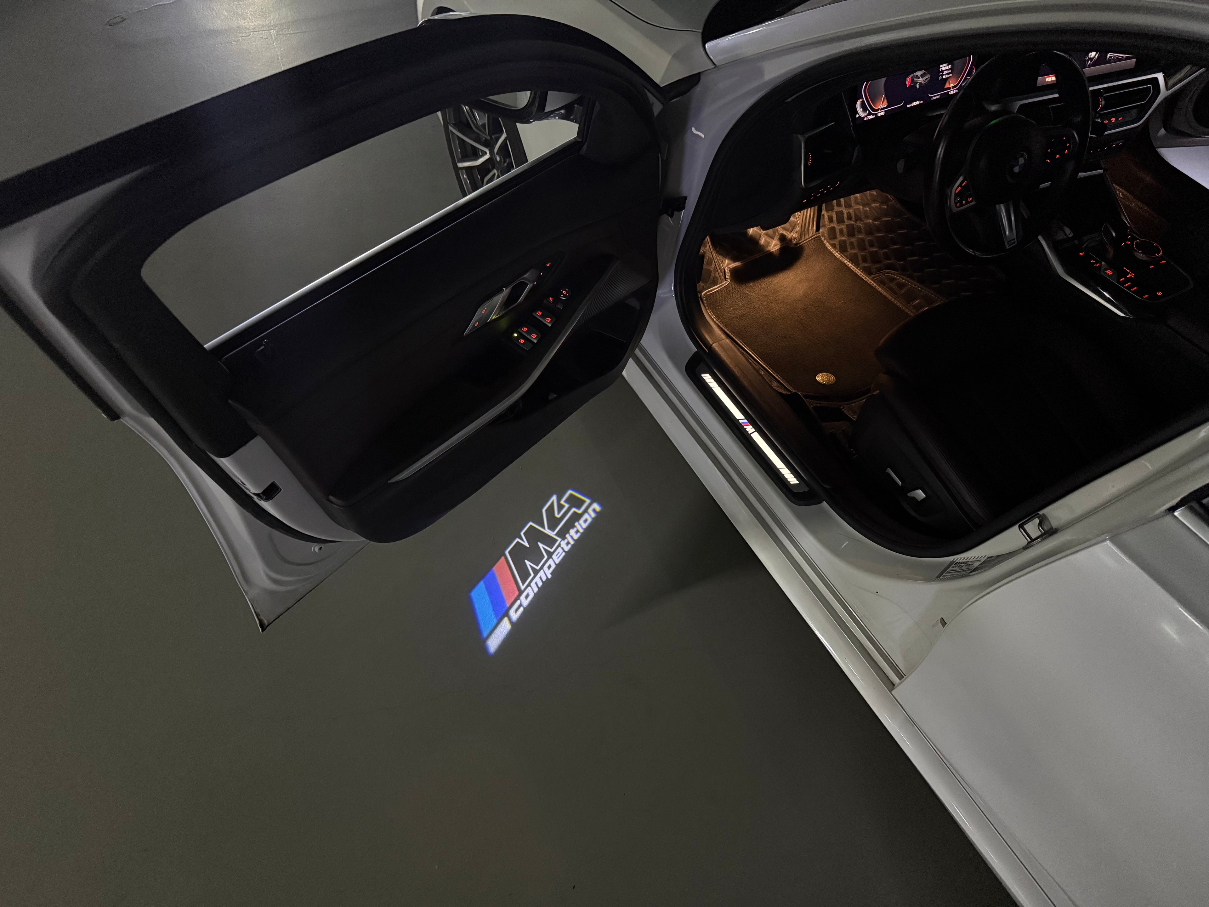 ÉCLAIRAGE DE PROJECTEUR BMW M3 LOGO Nr.24 (quantité 1 = 1 jeux / 2 feux de porte)