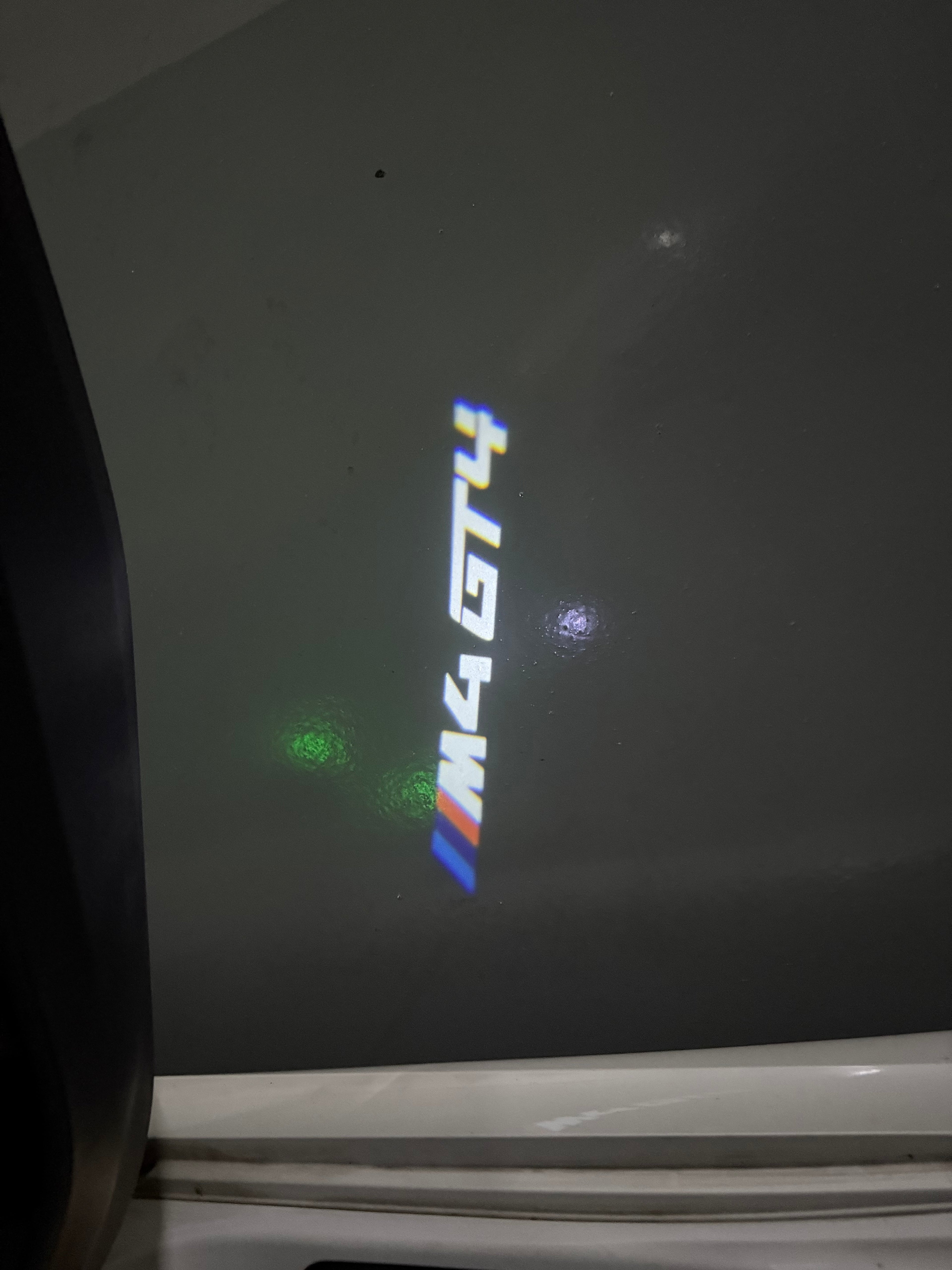 ÉCLAIRAGE DE PROJECTEUR BMW M3 LOGO Nr.24 (quantité 1 = 1 jeux / 2 feux de porte)