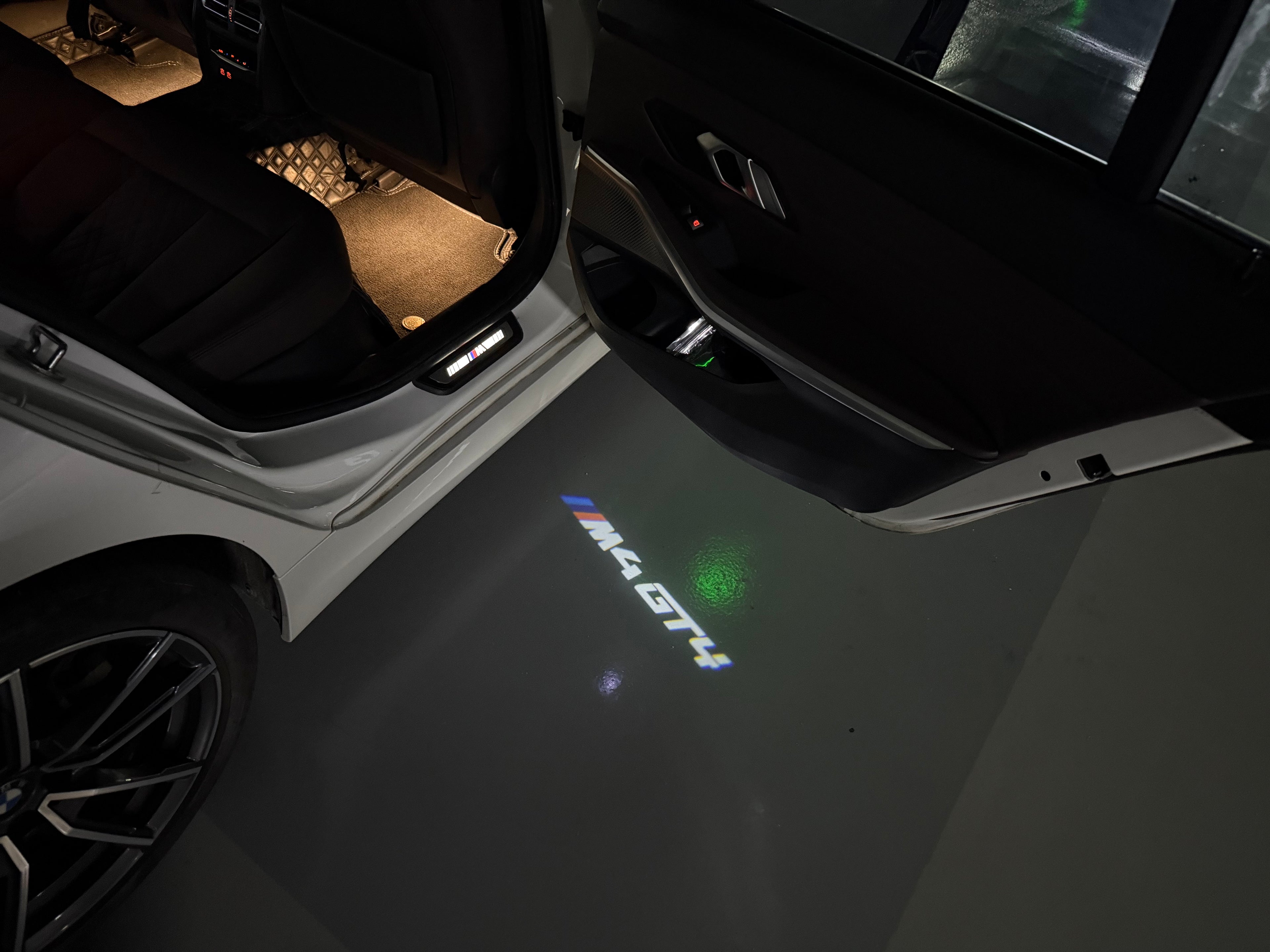 ÉCLAIRAGE DE PROJECTEUR BMW M3 LOGO Nr.24 (quantité 1 = 1 jeux / 2 feux de porte)