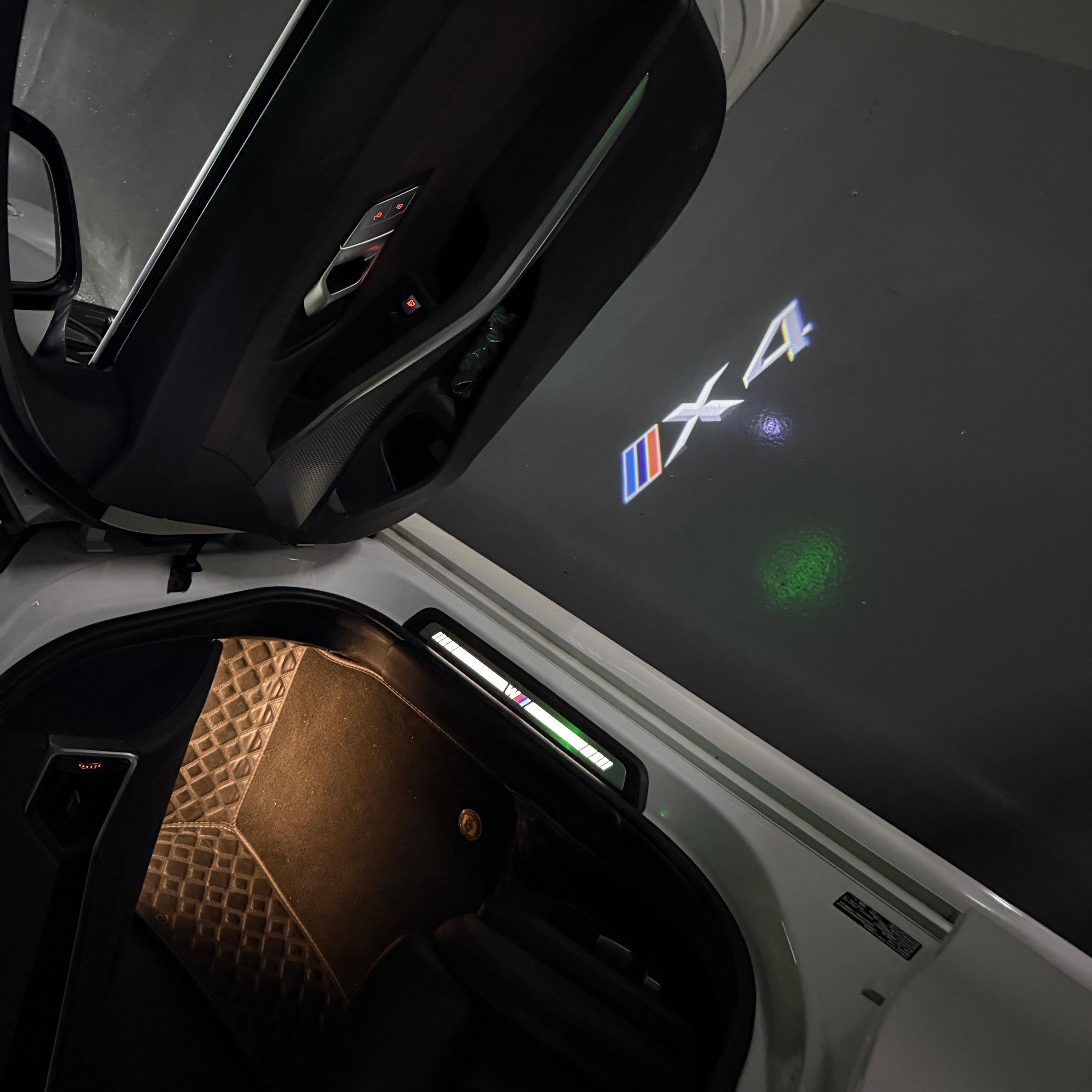 LUCES DE PROYECTOR DEL LOGOTIPO BMW M3 Nr.24 (cantidad 1 = 1 juegos / 2 luces de puerta)