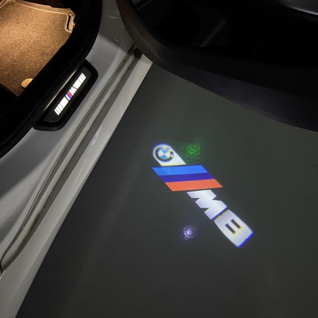 ÉCLAIRAGE DE PROJECTEUR BMW M3 LOGO Nr.24 (quantité 1 = 1 jeux / 2 feux de porte)