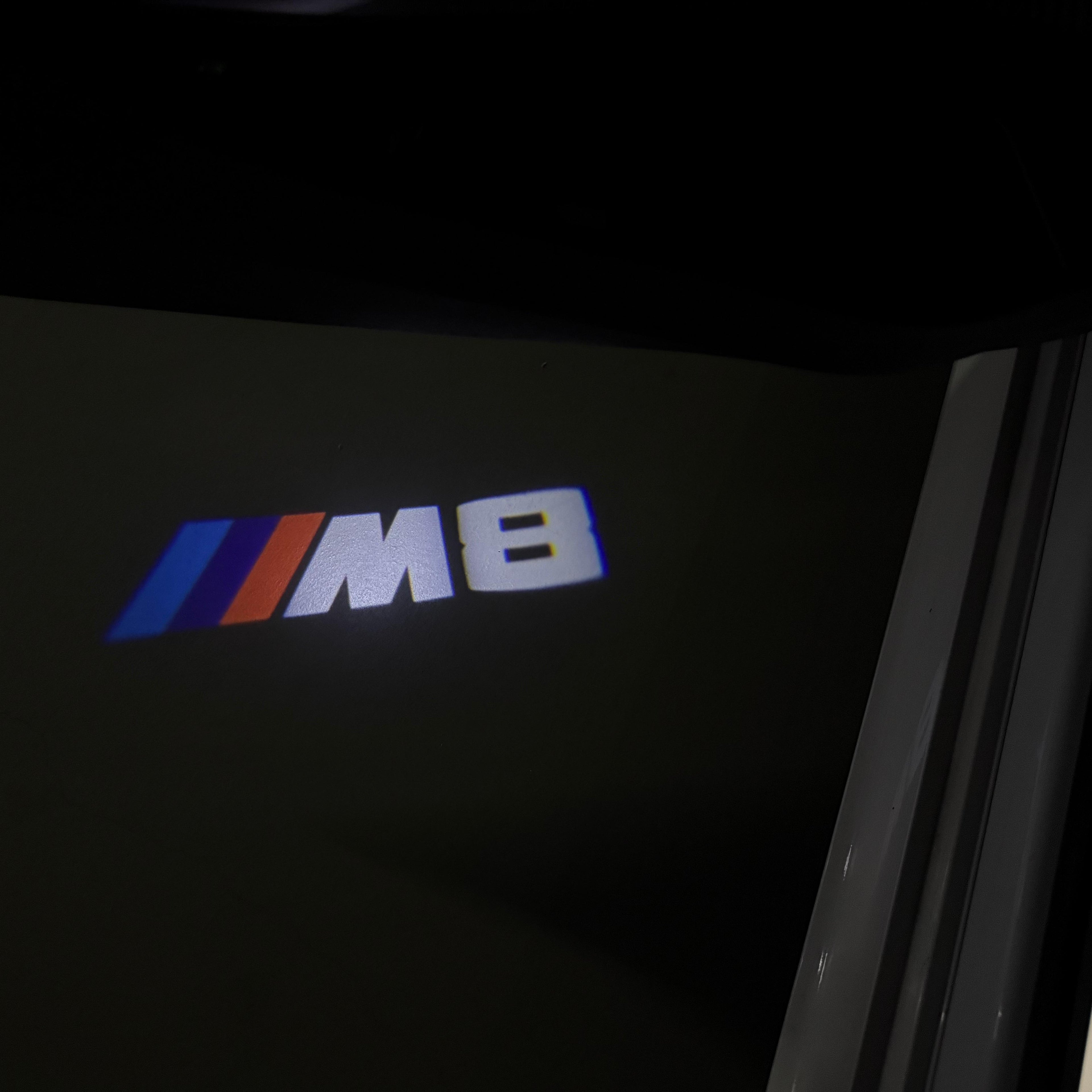 LUCES DE PROYECTOR DEL LOGOTIPO BMW M3 Nr.24 (cantidad 1 = 1 juegos / 2 luces de puerta)