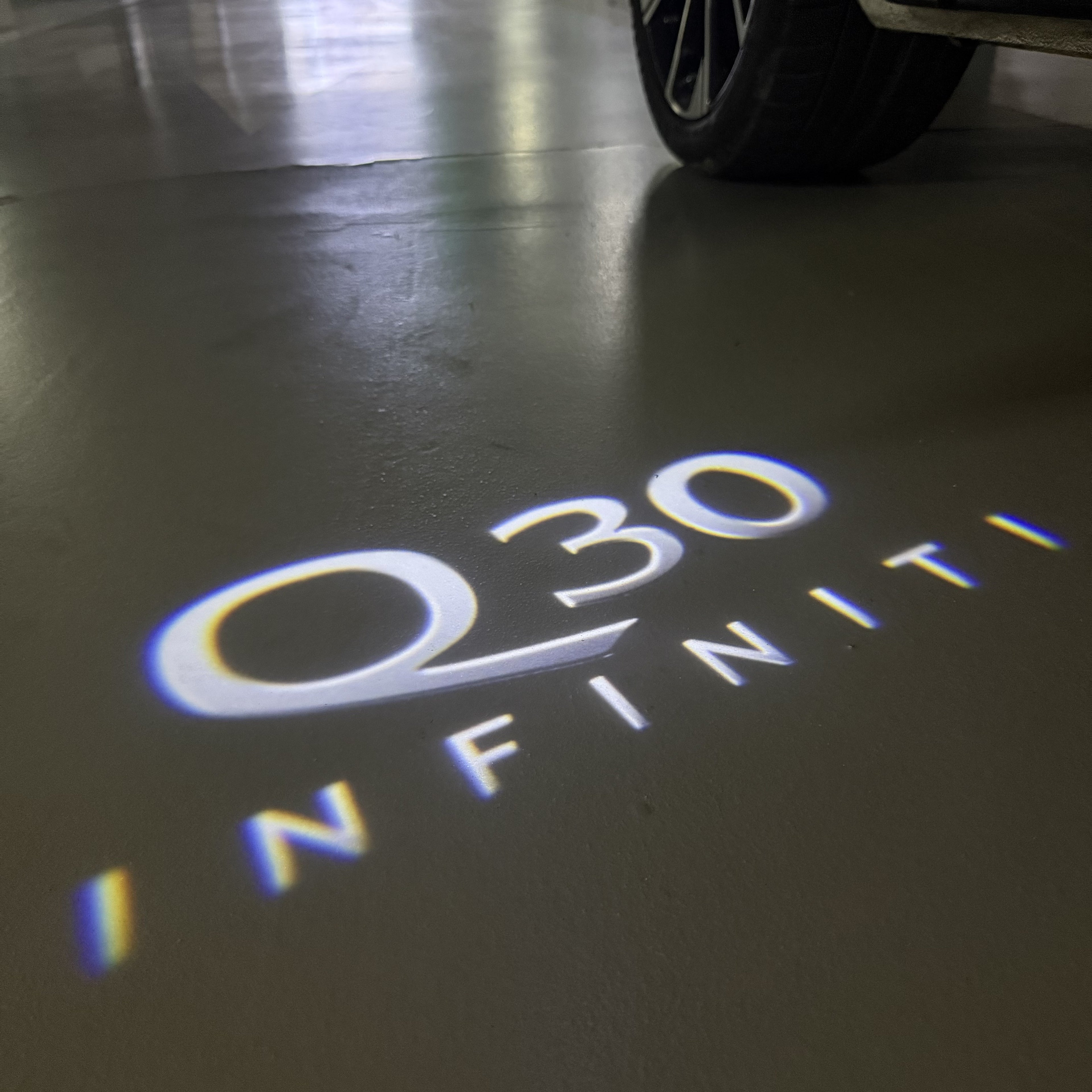 INFINTI QX56 LOGO PROJECROTR LIGHTS Nr.74 (quantité 1 = 1 ensemble/2 feux de porte)