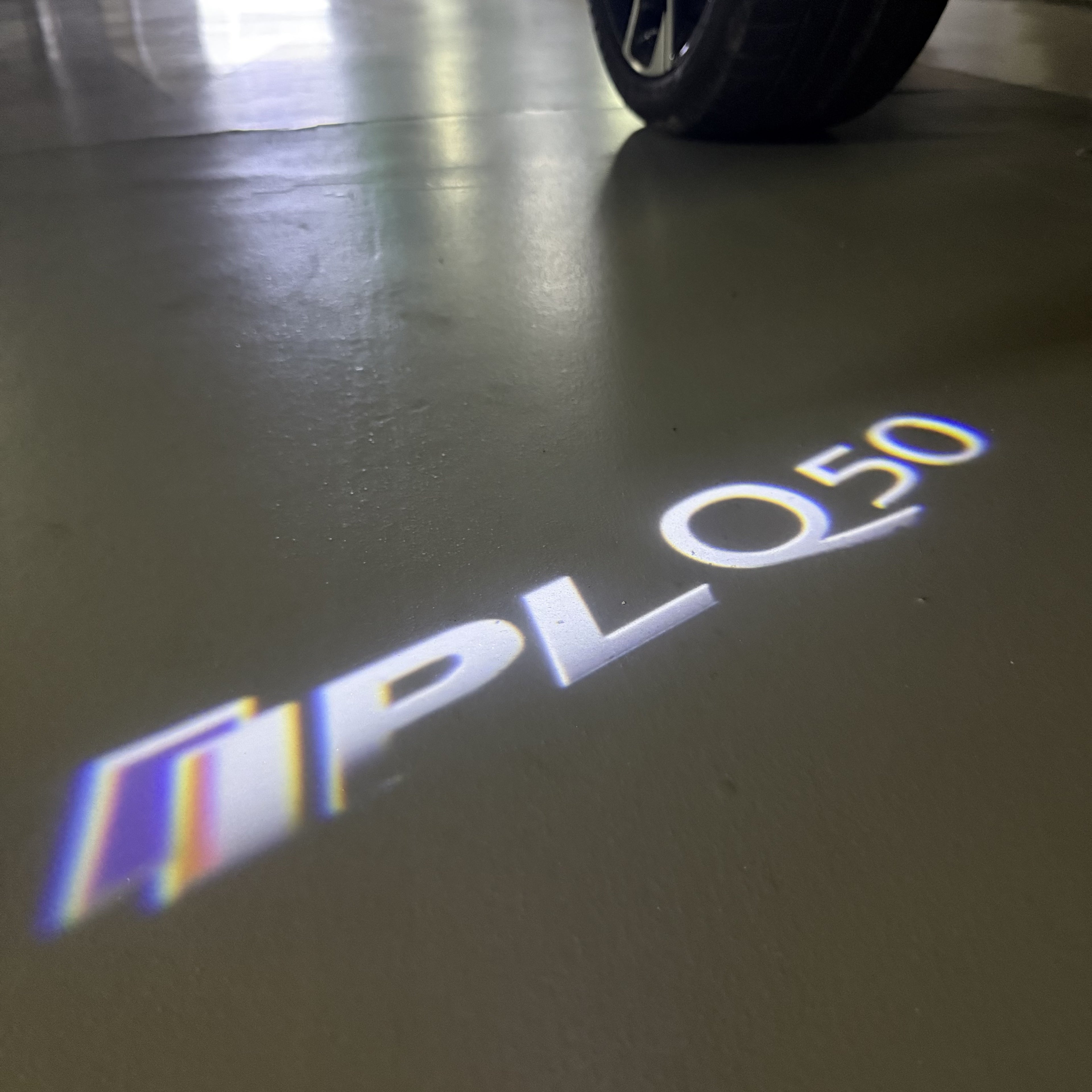 INFINTI QX56 LOGO PROJECROTR LIGHTS Nr.74 (quantité 1 = 1 ensemble/2 feux de porte)