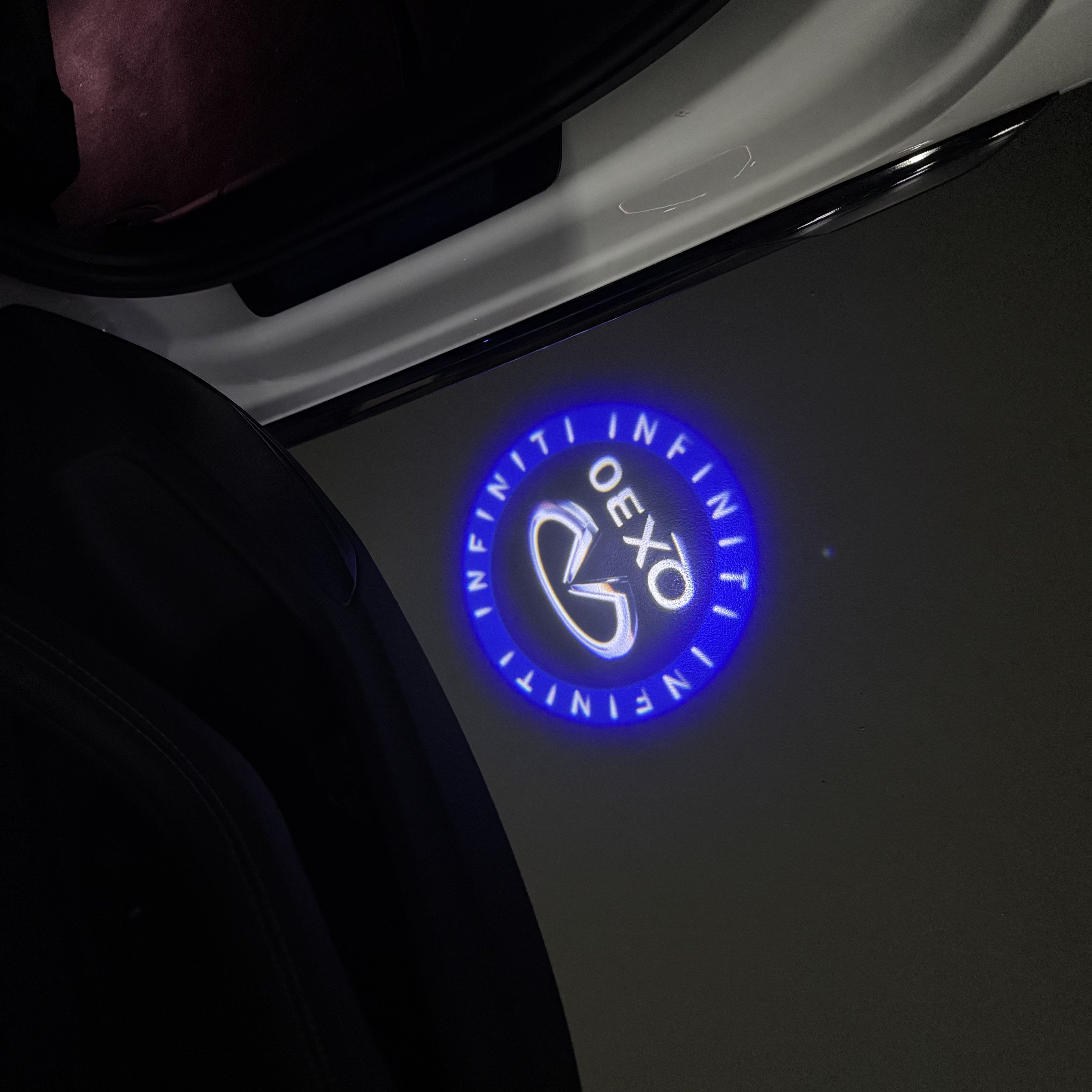 INFINTI QX56 LOGO PROJECROTR LIGHTS Nr.74 (quantité 1 = 1 ensemble/2 feux de porte)