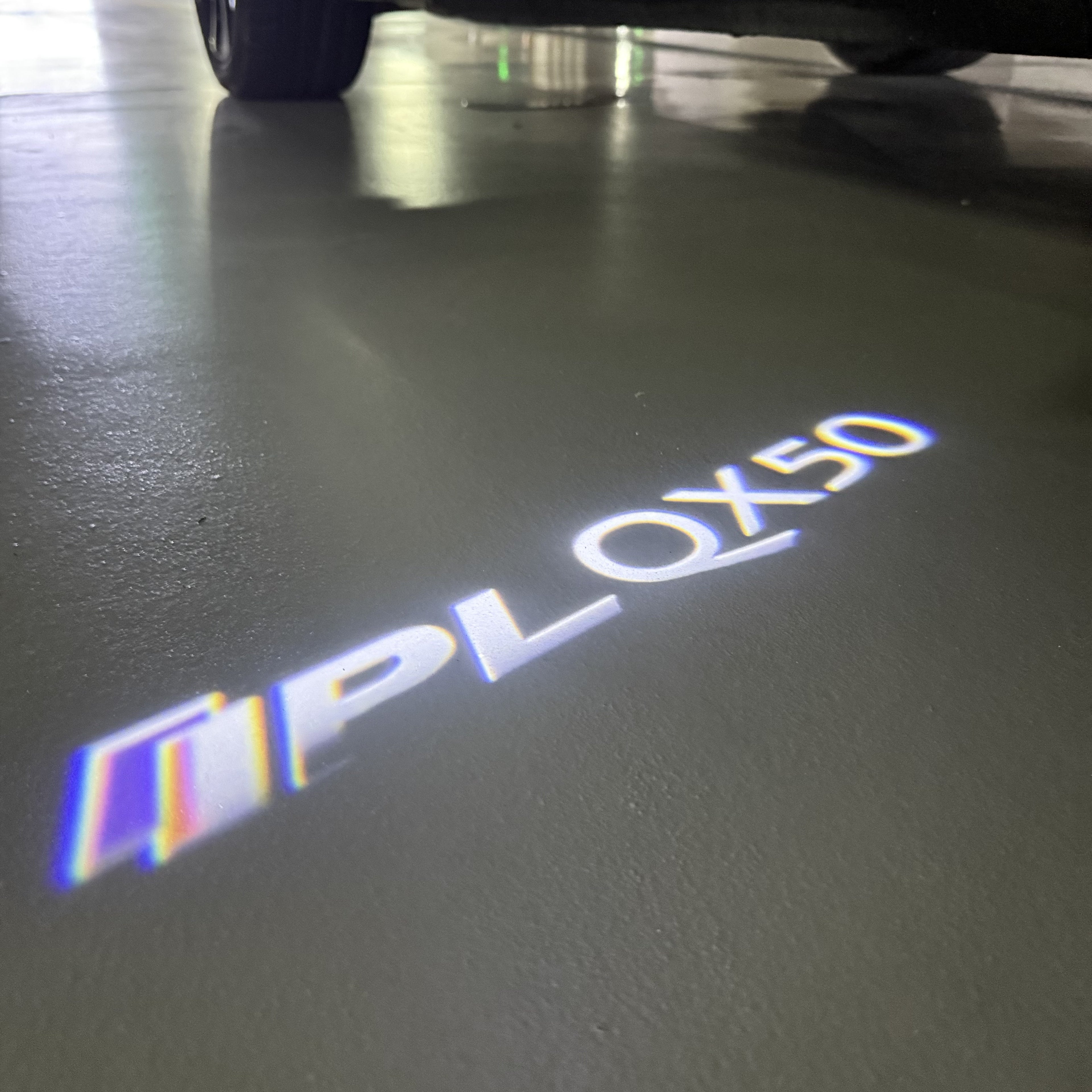 INFINTI QX56 LOGO PROJECROTR LIGHTS Nr.74 (quantité 1 = 1 ensemble/2 feux de porte)