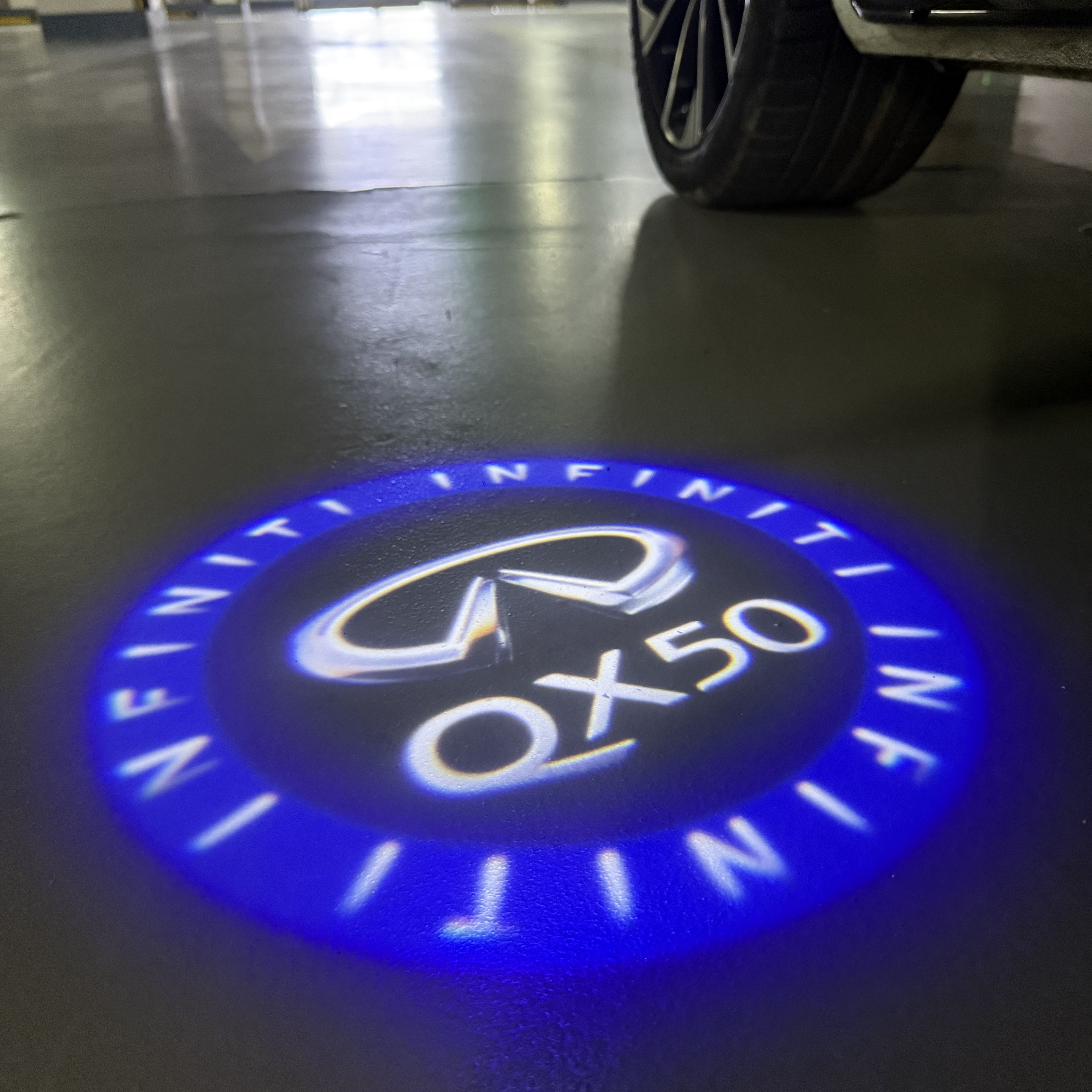 INFINTI QX56 LOGO PROJECROTR LIGHTS Nr.74 (quantité 1 = 1 ensemble/2 feux de porte)