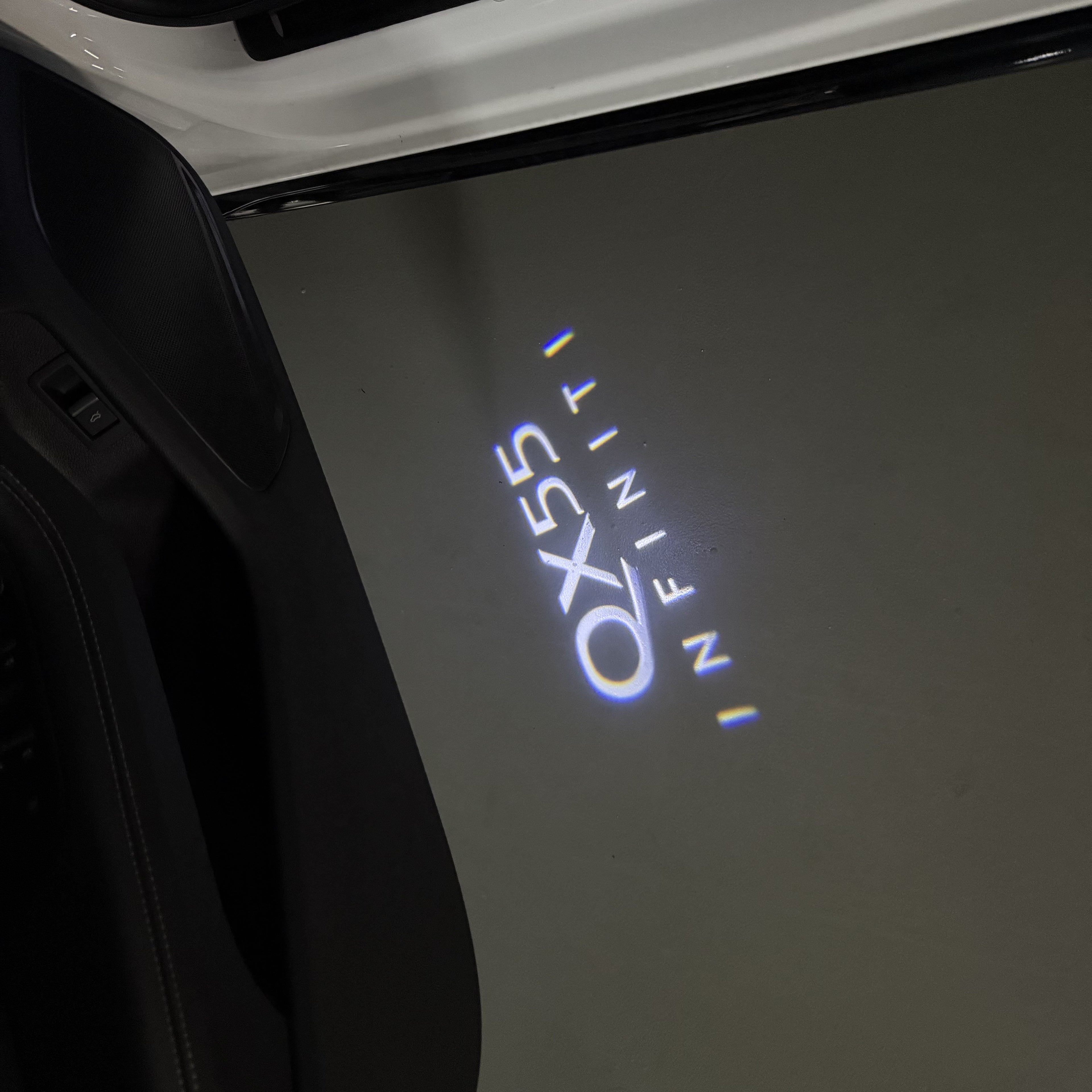 INFINTI QX56 LOGO PROJECROTR LIGHTS Nr.74 (quantité 1 = 1 ensemble/2 feux de porte)
