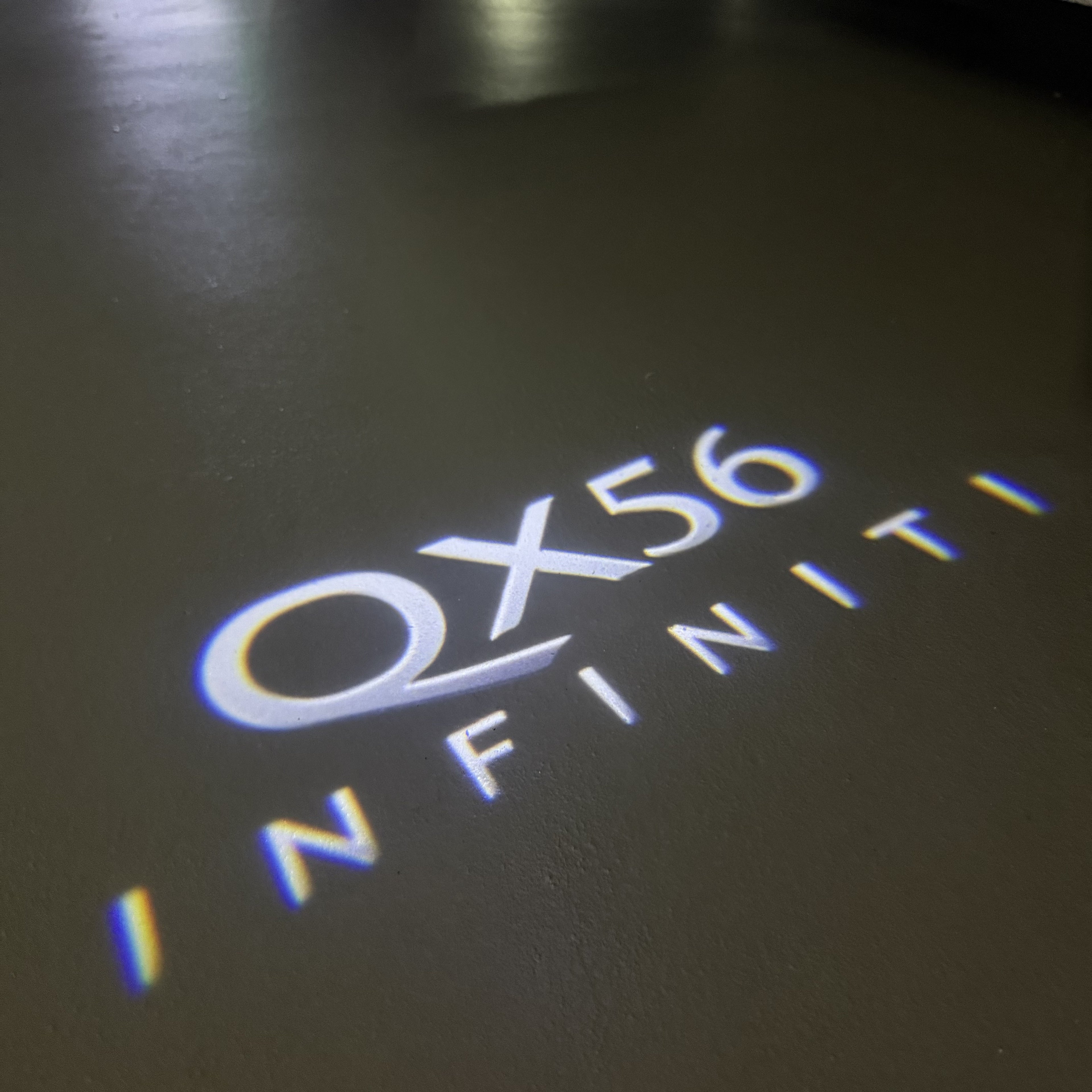 INFINTI QX56 LOGO PROJECROTR LIGHTS Nr.74 (quantité 1 = 1 ensemble/2 feux de porte)
