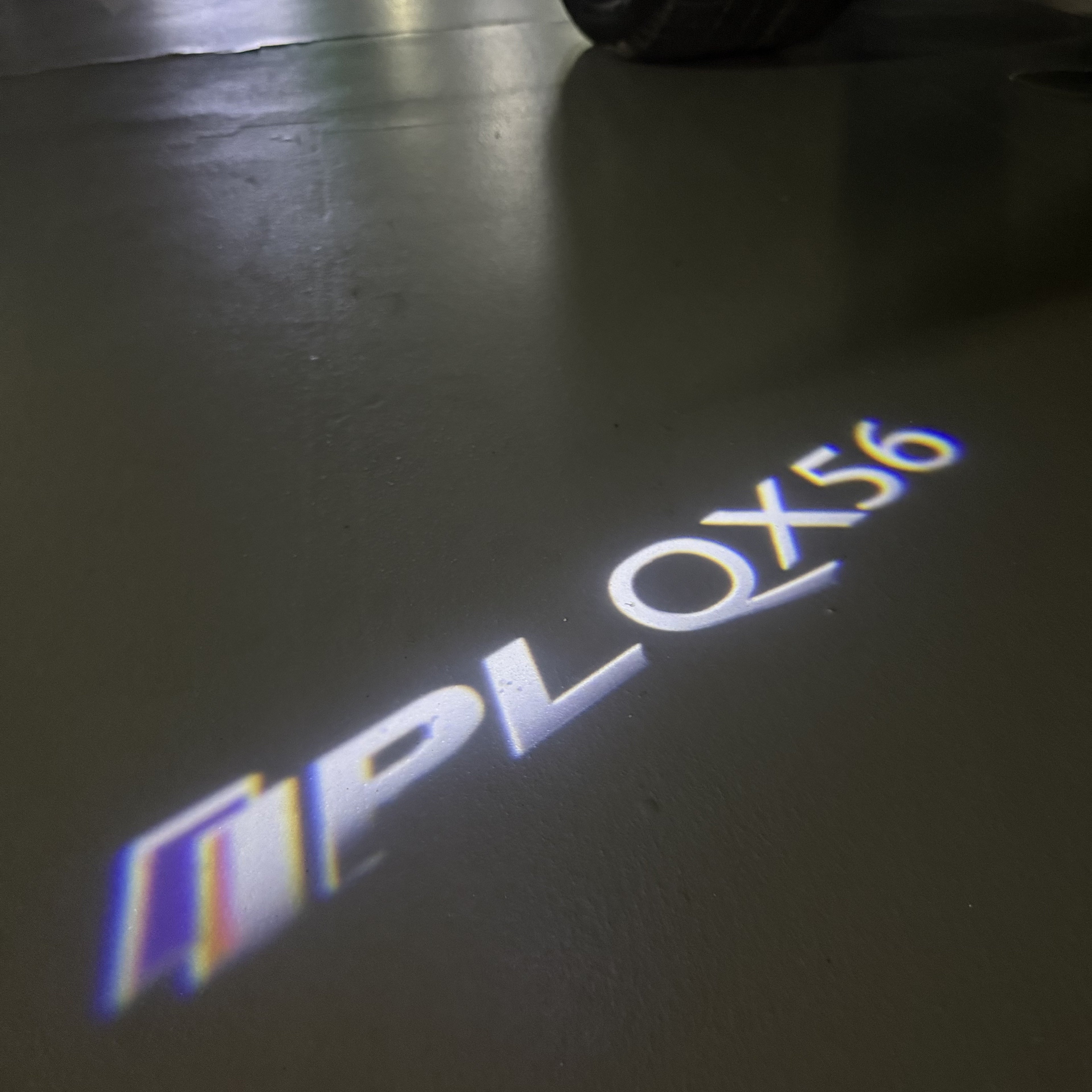 INFINTI QX56 LOGO PROJECROTR LIGHTS Nr.74 (quantité 1 = 1 ensemble/2 feux de porte)
