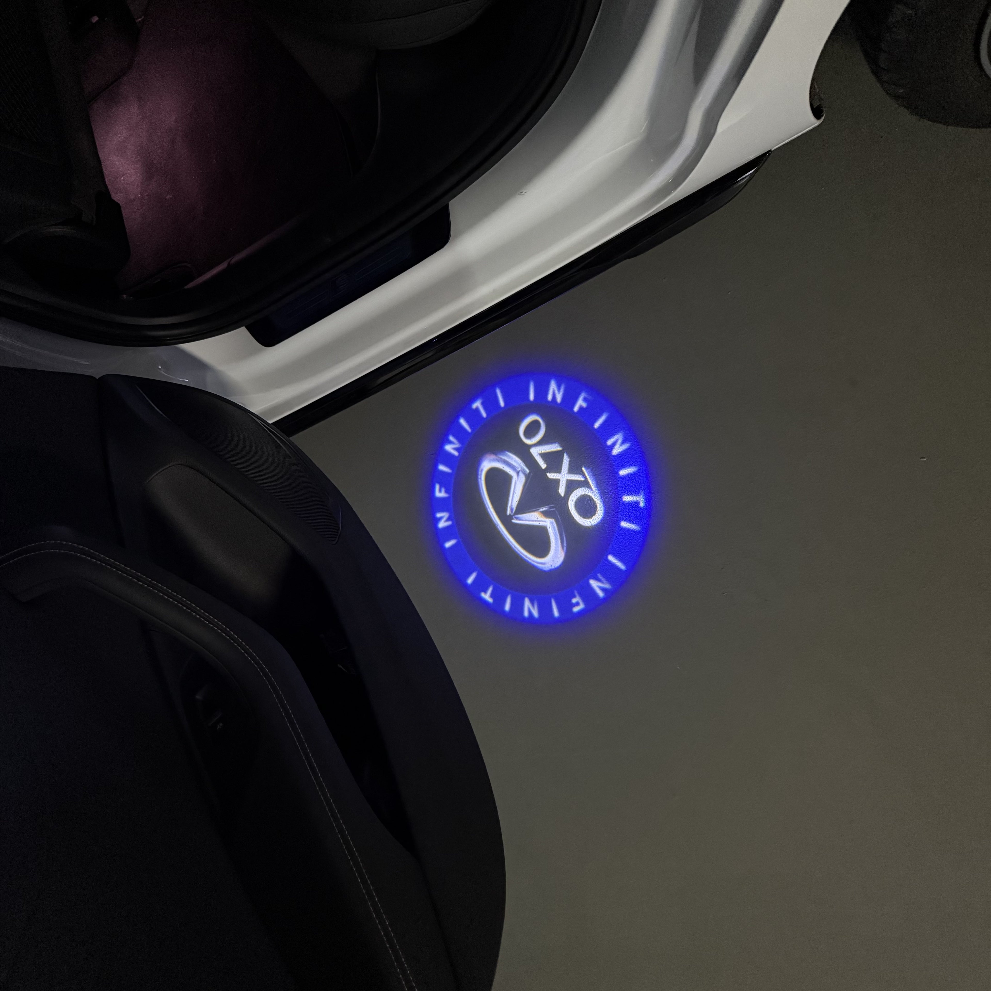 INFINTI QX56 LOGO PROJECROTR LIGHTS Nr.74 (quantité 1 = 1 ensemble/2 feux de porte)