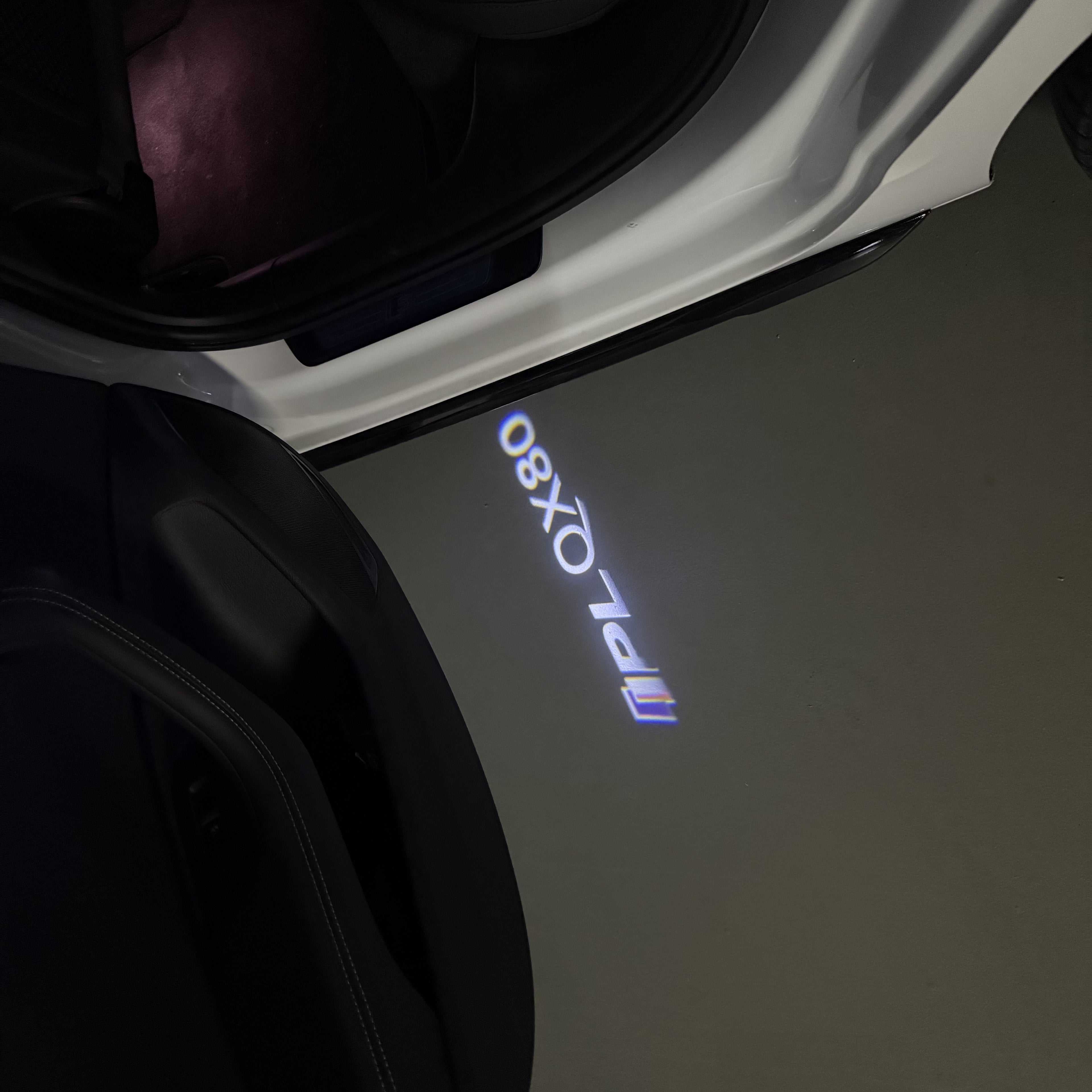 INFINTI QX56 LOGO PROJECROTR LIGHTS Nr.74 (quantité 1 = 1 ensemble/2 feux de porte)