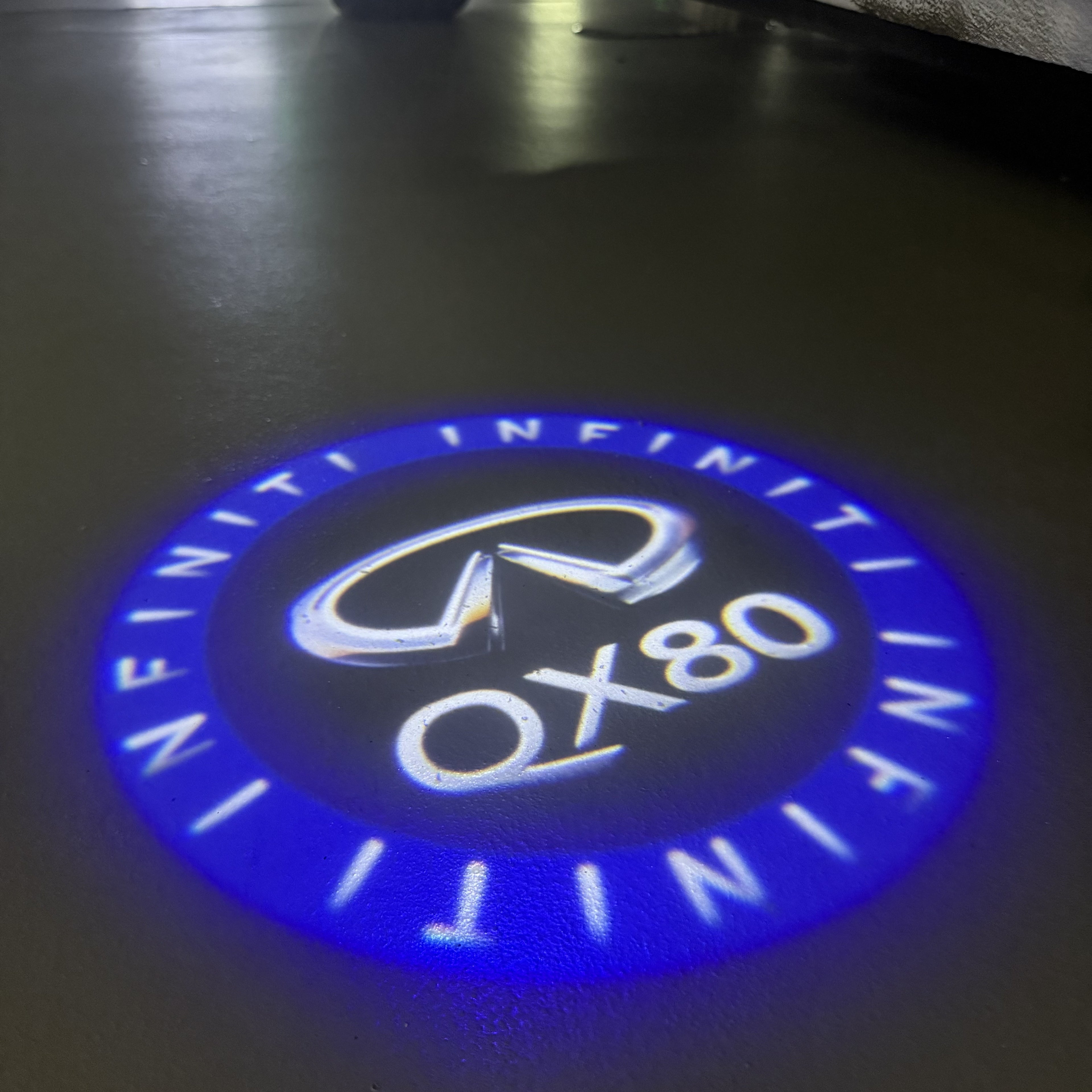 INFINTI QX56 LOGO PROJECROTR LIGHTS Nr.74 (quantité 1 = 1 ensemble/2 feux de porte)