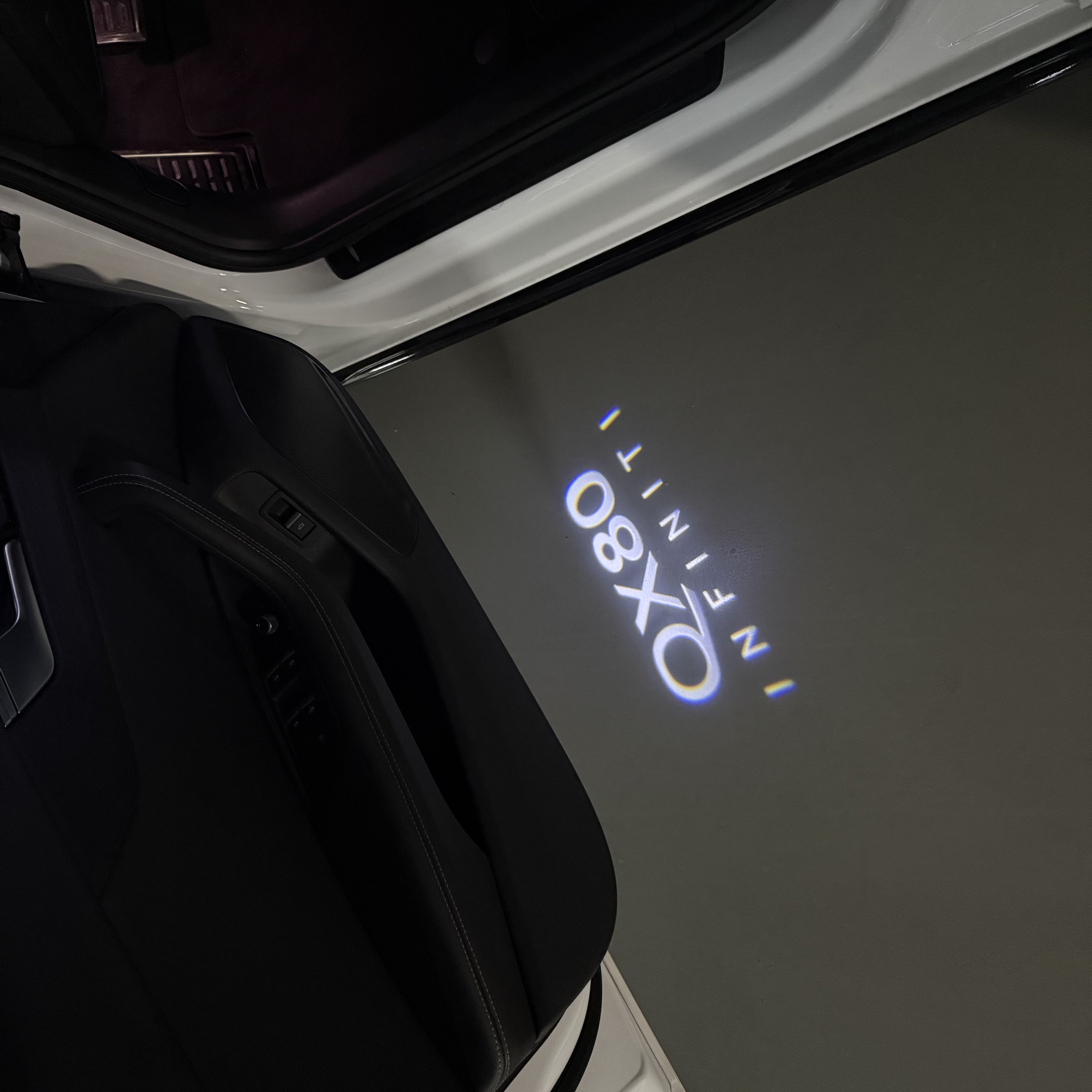 INFINTI QX56 LOGO PROJECROTR LIGHTS Nr.74 (quantité 1 = 1 ensemble/2 feux de porte)