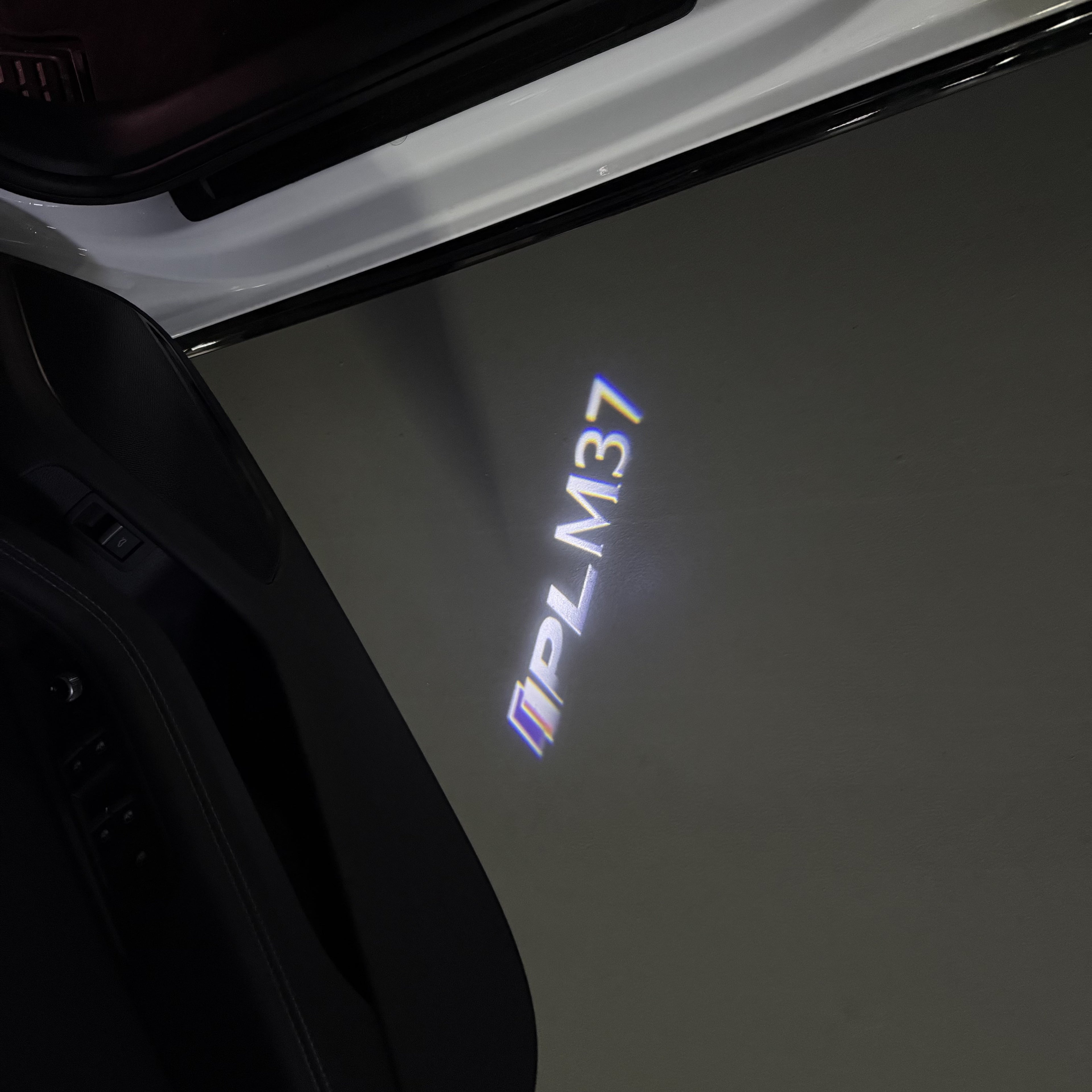 INFINTI QX56 LOGO PROJECROTR LIGHTS Nr.74 (quantité 1 = 1 ensemble/2 feux de porte)