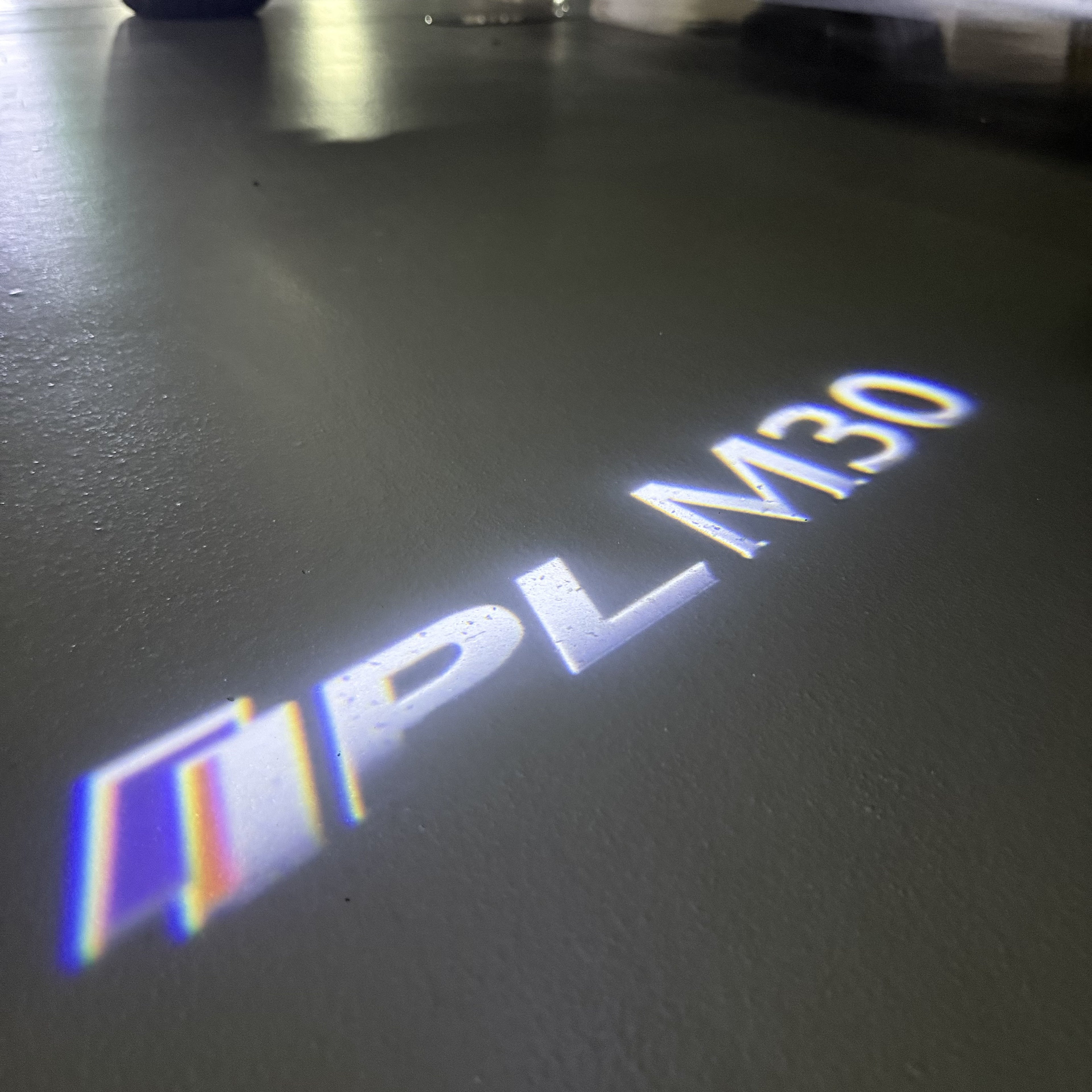 INFINTI QX56 LOGO PROJECROTR LIGHTS Nr.74 (quantité 1 = 1 ensemble/2 feux de porte)