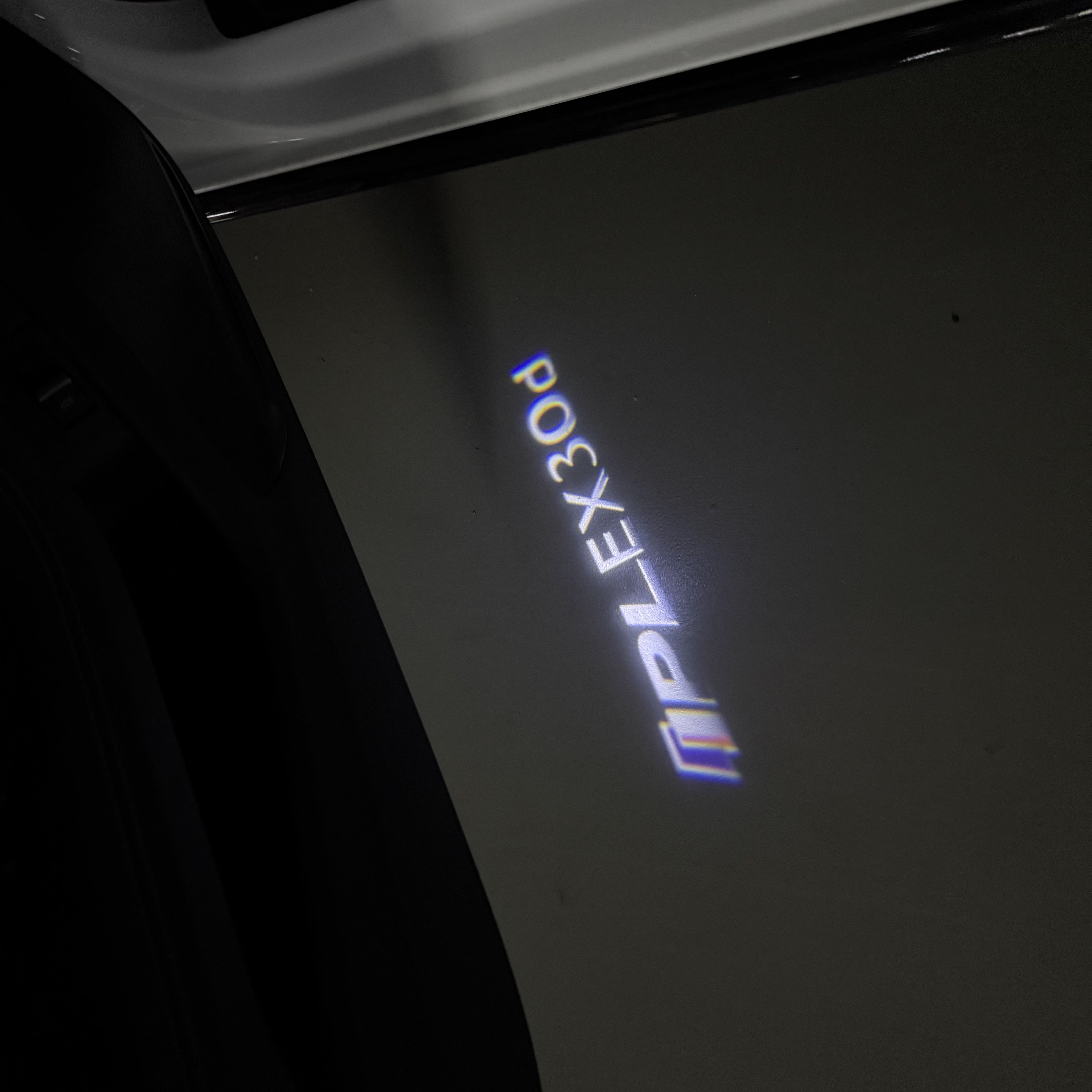 INFINTI QX56 LOGO PROJECROTR LIGHTS Nr.74 (quantité 1 = 1 ensemble/2 feux de porte)