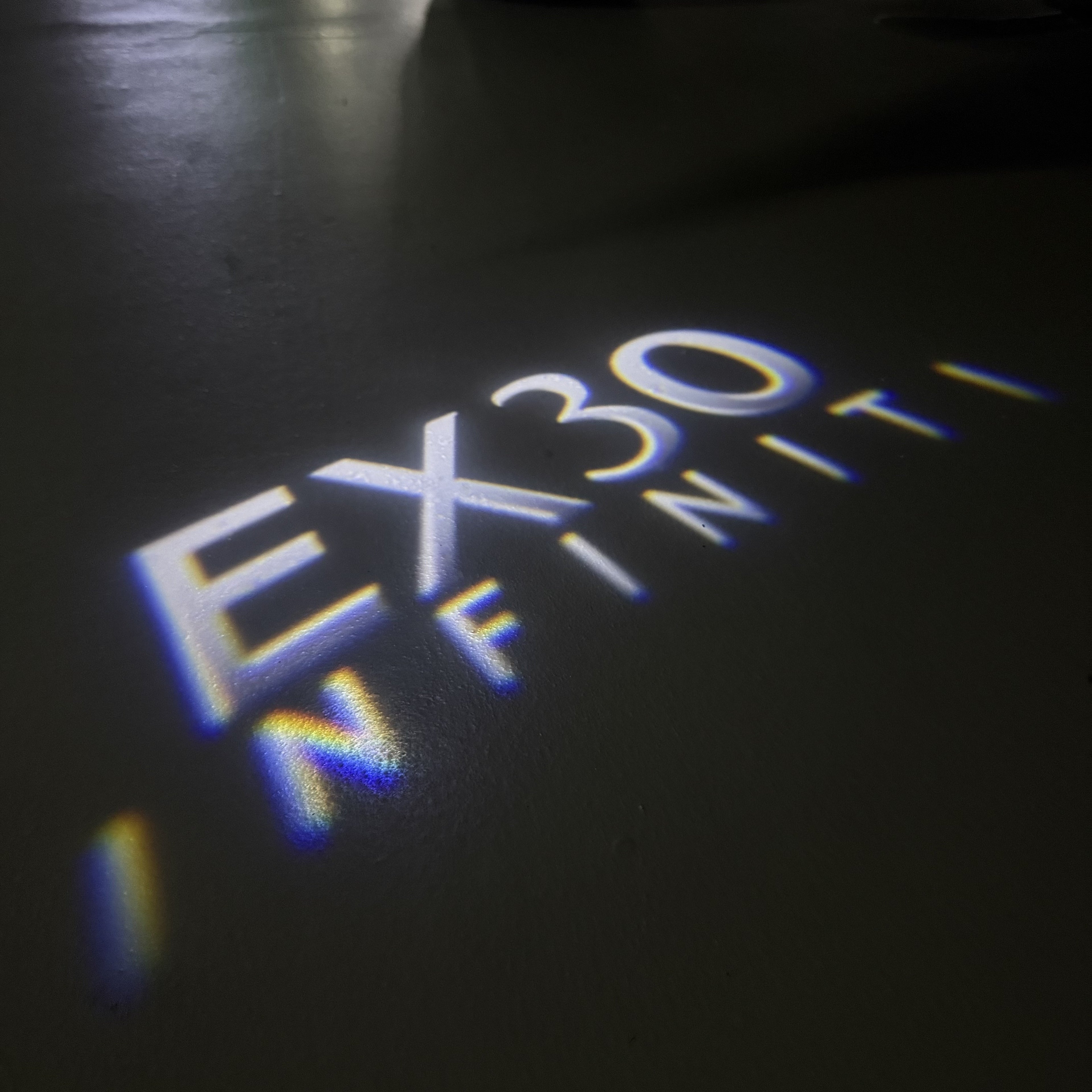 INFINTI QX56 LOGO PROJECROTR LIGHTS Nr.74 (quantité 1 = 1 ensemble/2 feux de porte)
