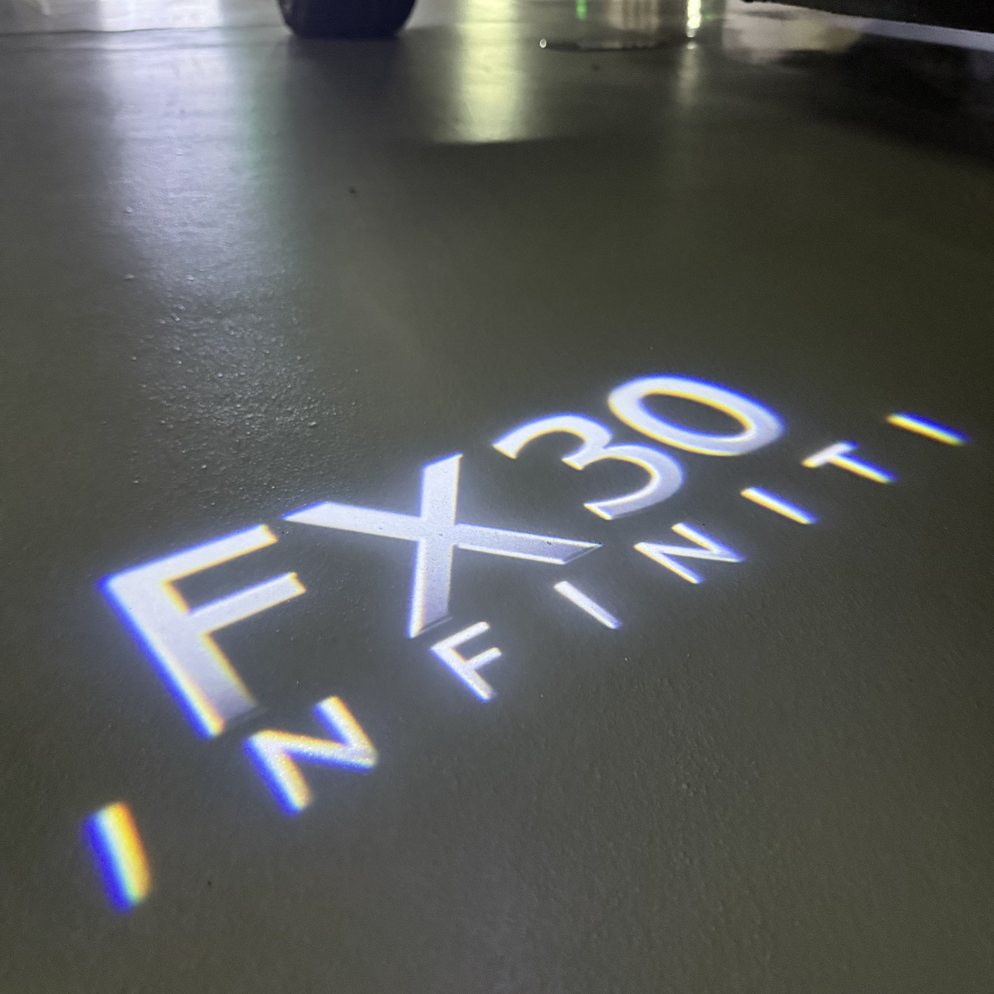 INFINTI QX56 LOGO PROJECROTR LIGHTS Nr.74 (quantité 1 = 1 ensemble/2 feux de porte)