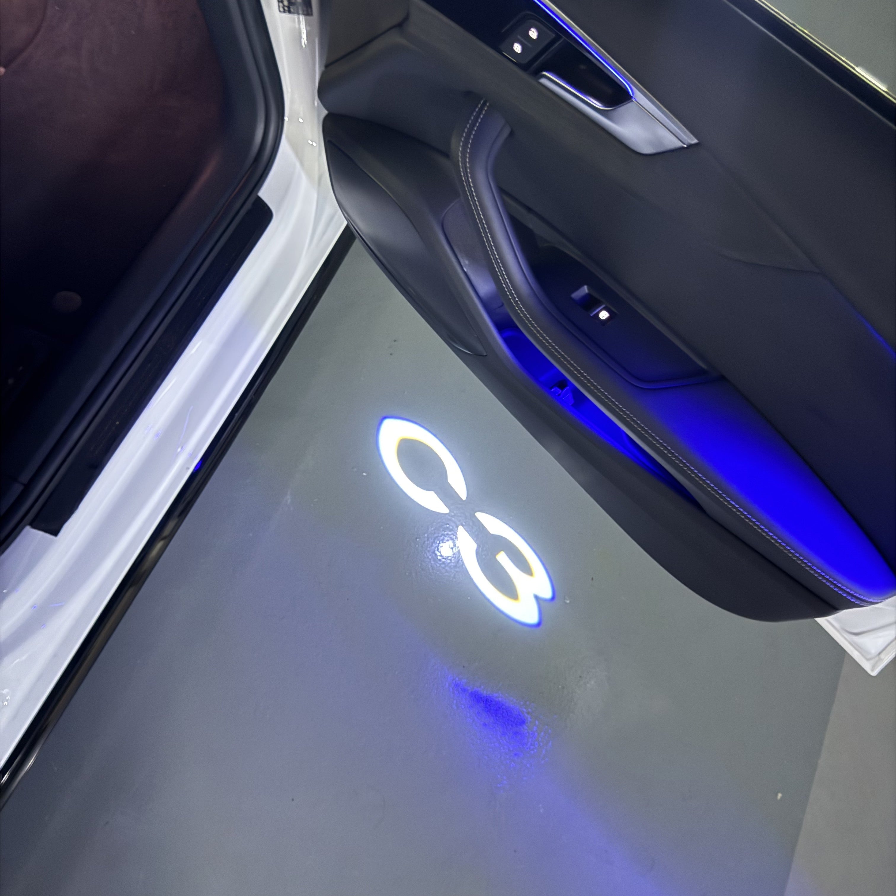 BMW M3 LOGO PROJECTOT LIGHTS Nr.24 (Menge 1 = 1 Sets/2 Türleuchten)