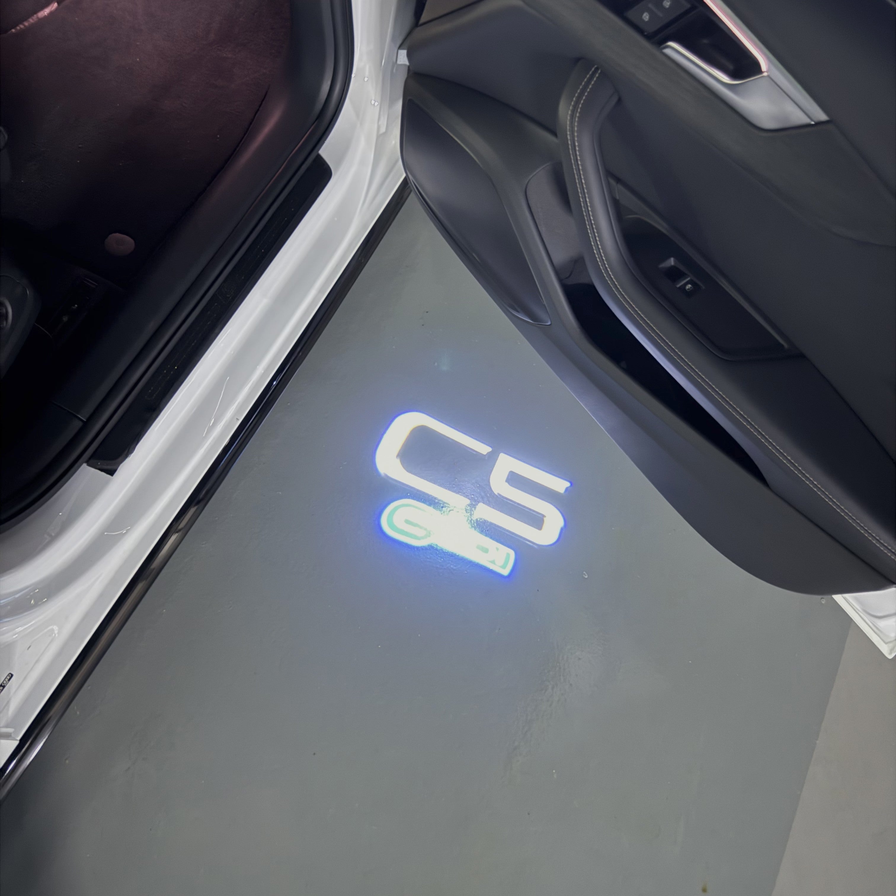 BMW M3 LOGO PROJECTOR LIGHTS Nr.24 (الكمية 1 = 1 مجموعة / 2 أضواء باب)