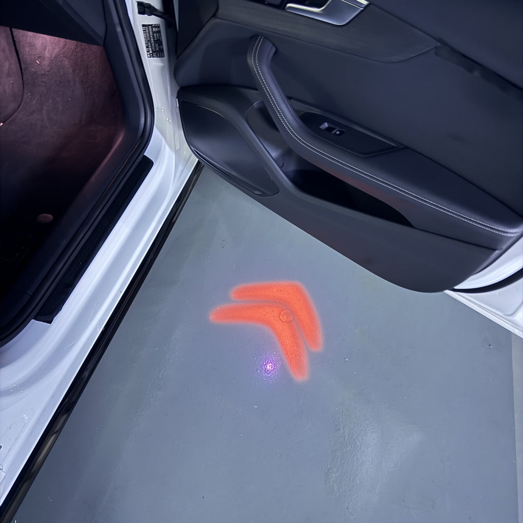 BMW M3 LOGO PROJECTOR LIGHTS Nr.24 (الكمية 1 = 1 مجموعة / 2 أضواء باب)