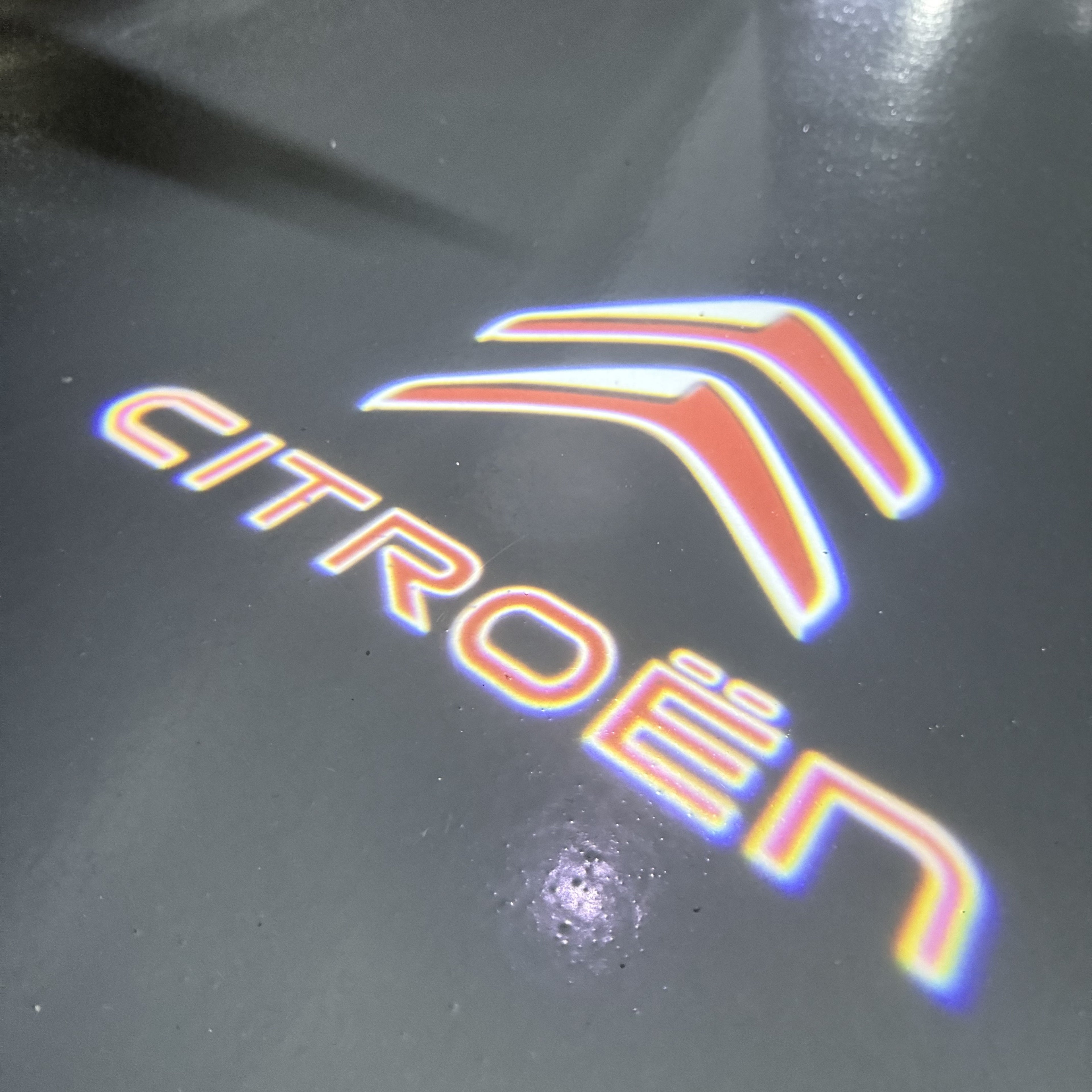 BMW M3 LOGO PROJECTOR LIGHTS Nr.24 (الكمية 1 = 1 مجموعة / 2 أضواء باب)