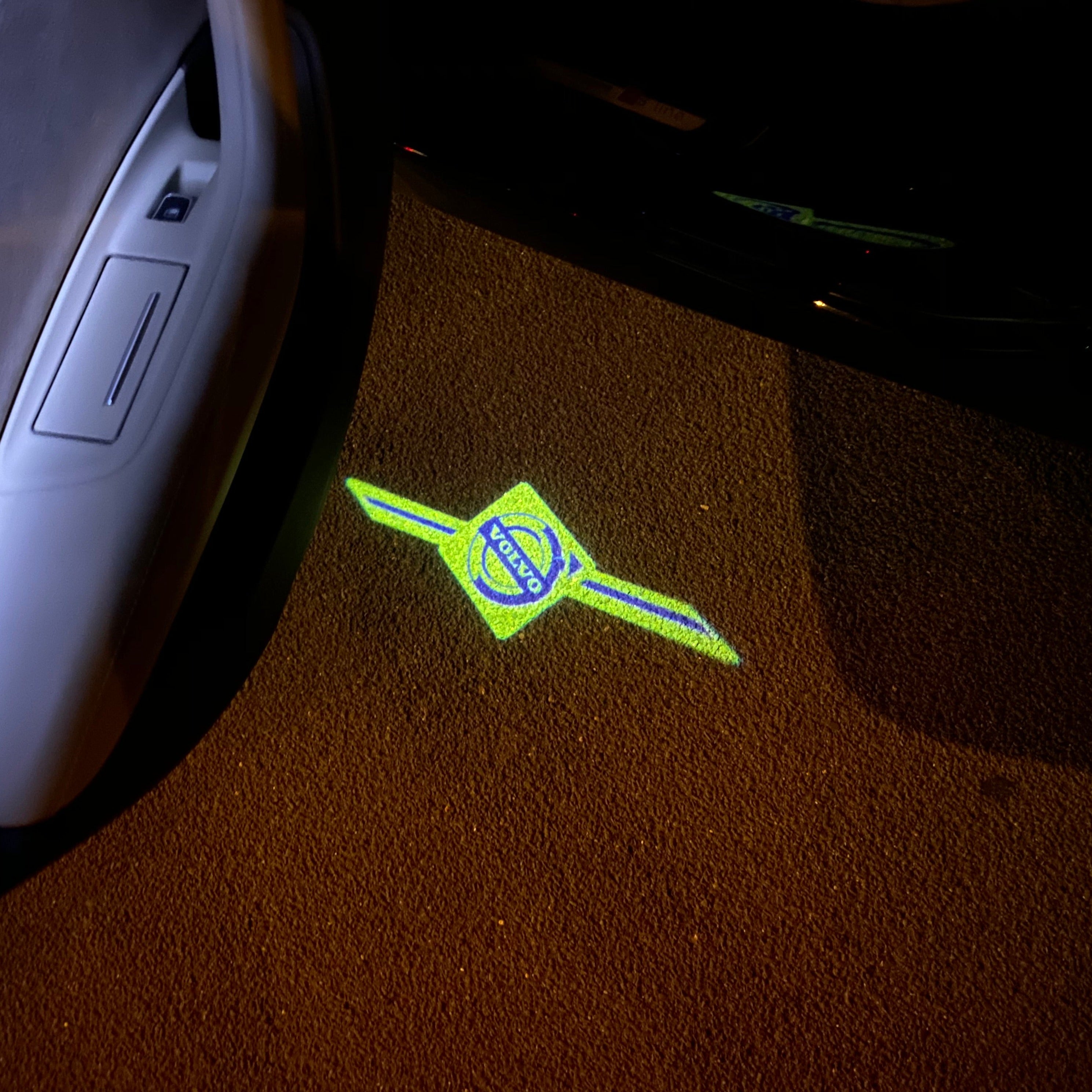 Volvo LOGO PROJECTOR LIGHTS Nr.30 (Menge 1 = 2 Logo Film / 2 Türlichter)