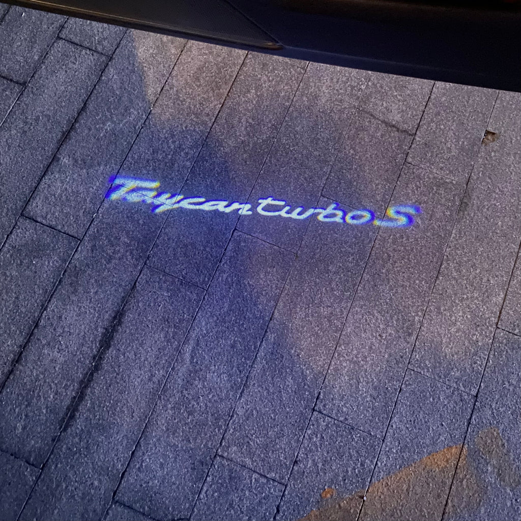 PORSCHE LOGO PROJECTOT LIGHTS Nr.87 (cantidad 1 = 2 logo película / 2 luces de puerta)