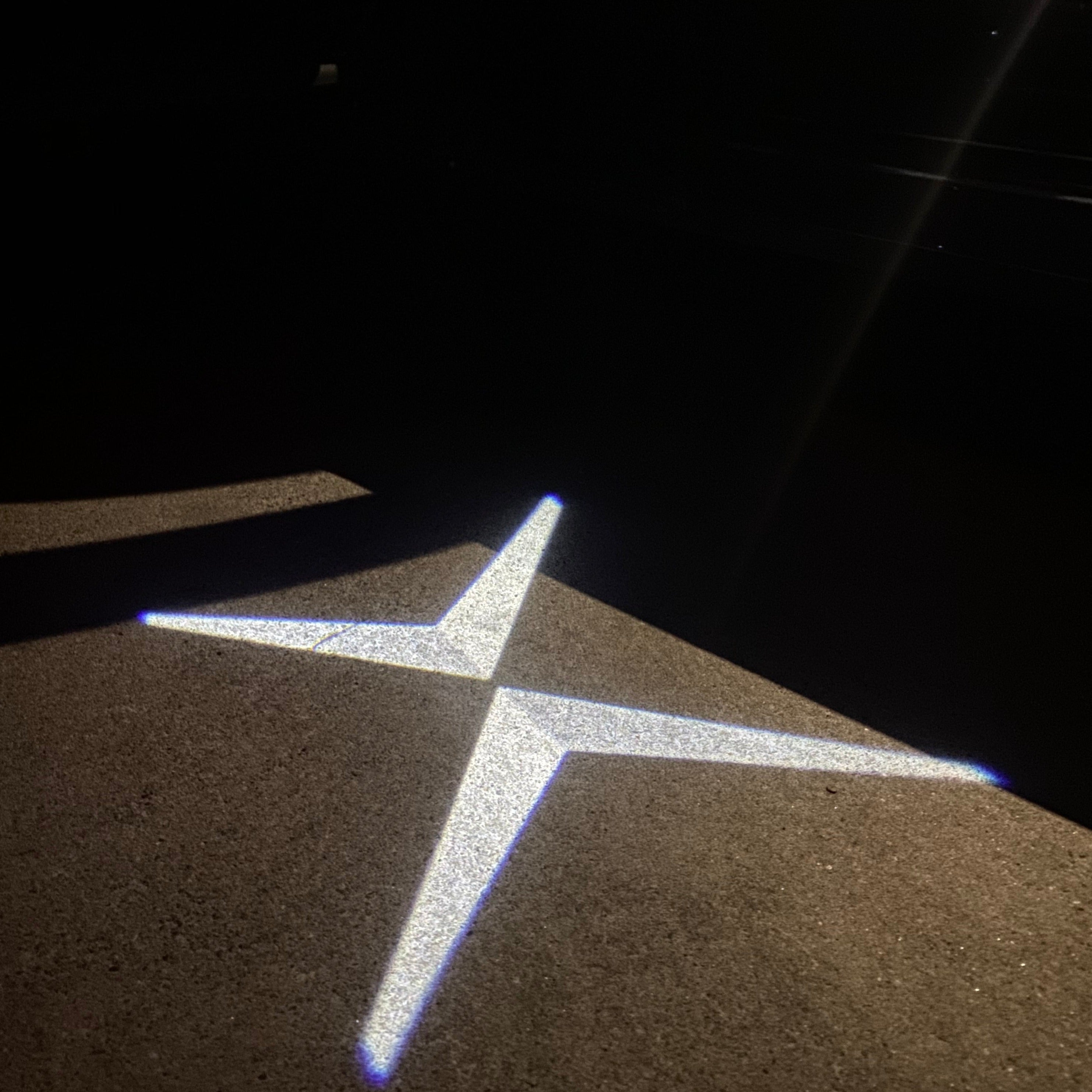LUCI PROIETTORI LOGO Volvo Nr.70 (quantità 1 = 2 Logo Film / 2 luci porta)