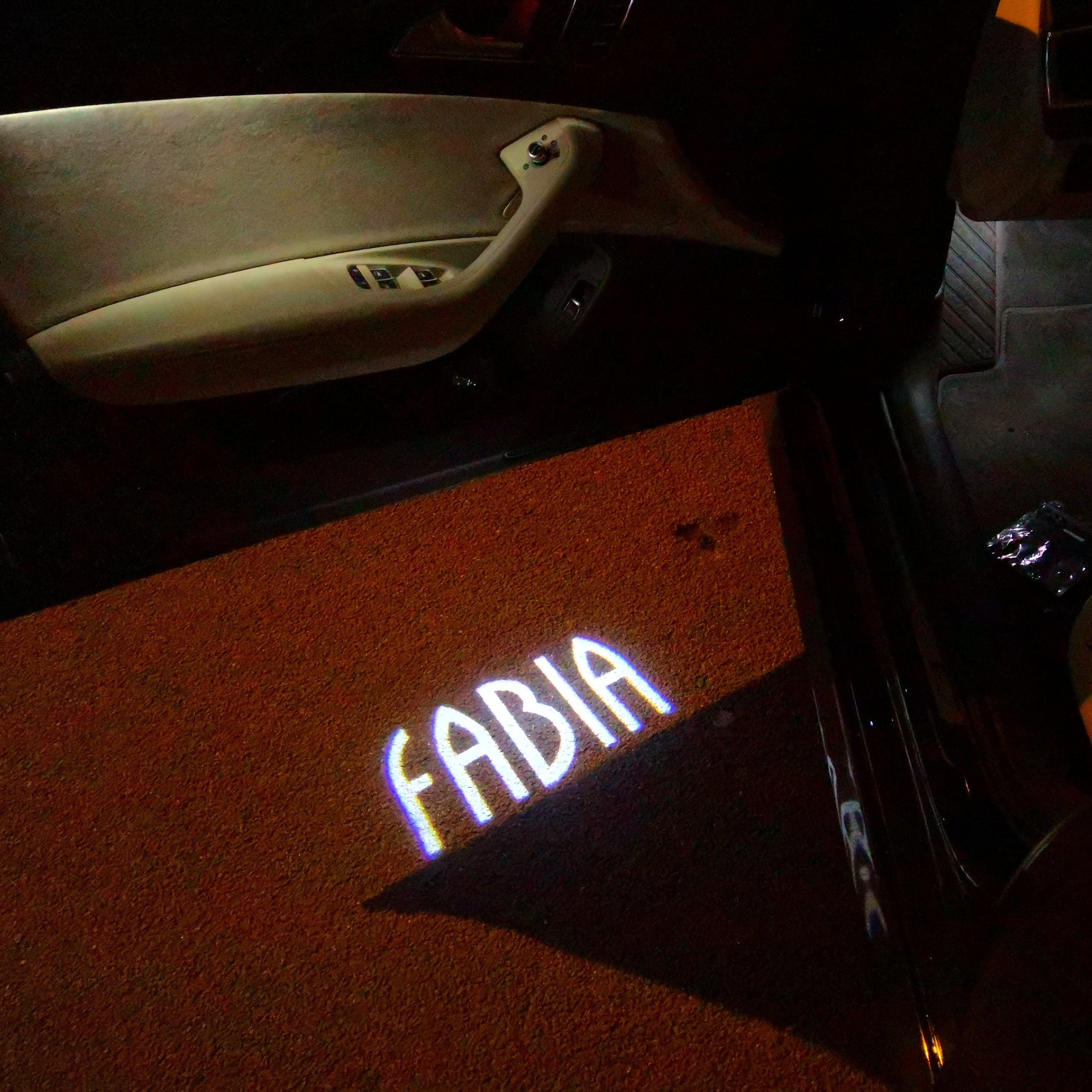SKODA LOGO PROJECTOR LIGHTS Nr.87 (Anzahl 1 = 1 Sets / 2 Türlichter)