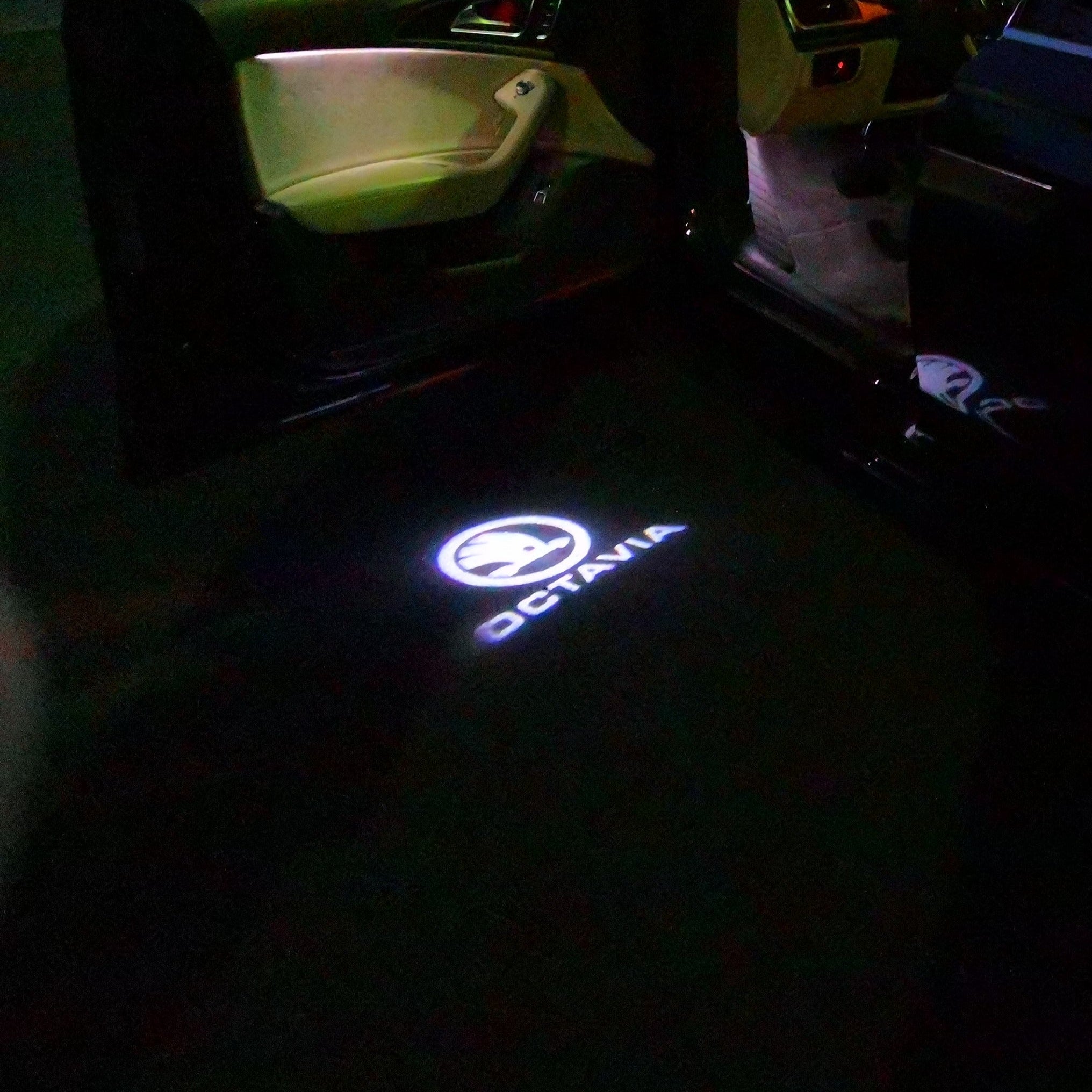 SKODA اوكتافيا LOGO PROJECTOT أضواء Nr.49 (كمية 1 = 2 شعار فيلم / 2 أضواء الباب)