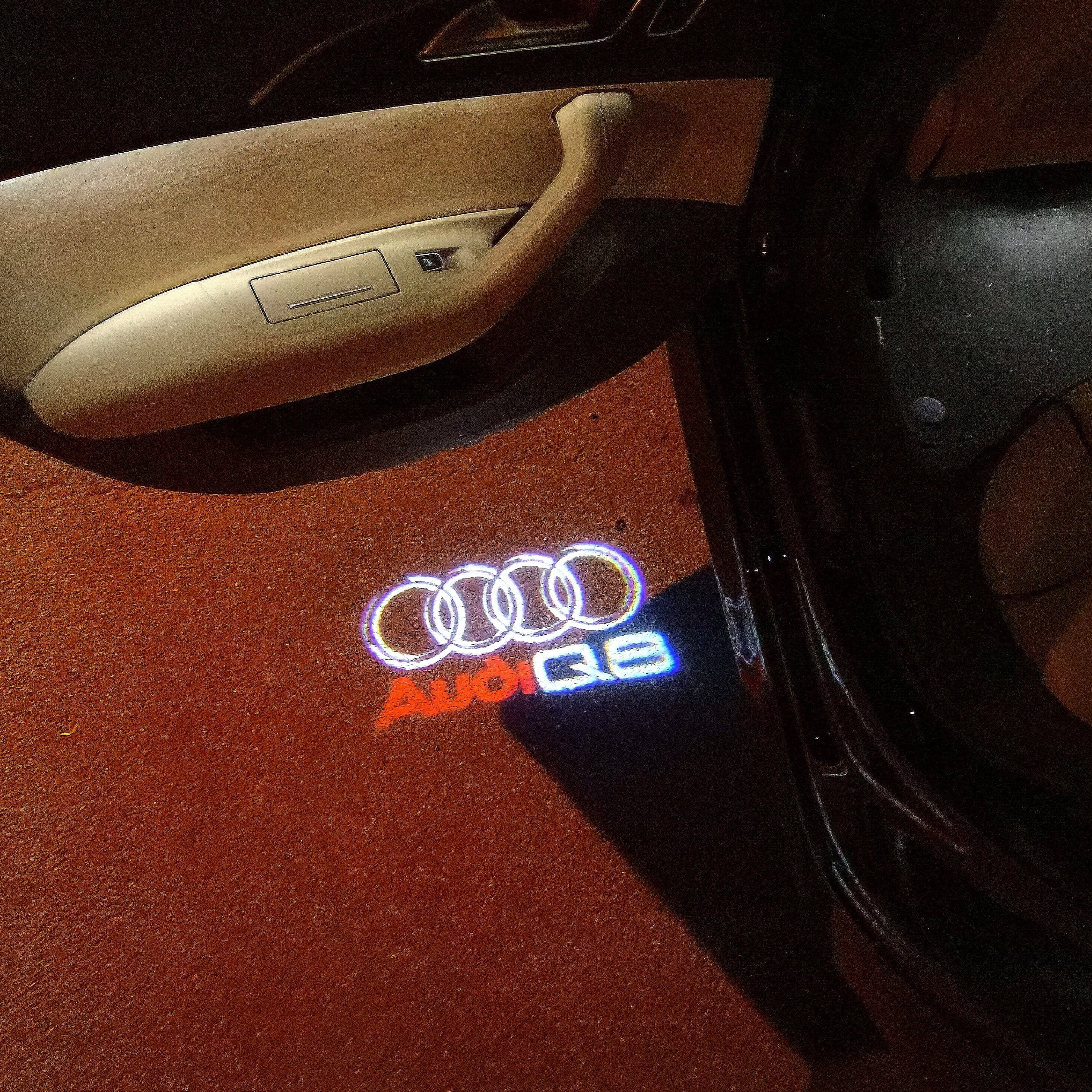 AUDI LOGO PROJECTOT LIGHTS Nr.50 (الكمية 1 = 2 Logo Films /2 أضواء الباب)