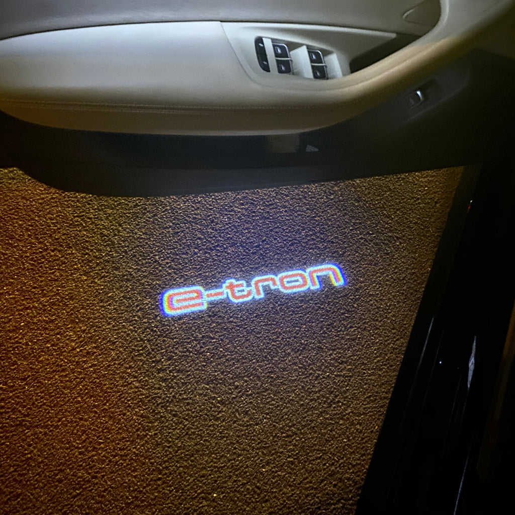 AUDI LOGO PROJECTOT LIGHTS Nr.16 (الكمية 1 = 2 Logo Films /2 أضواء الباب)