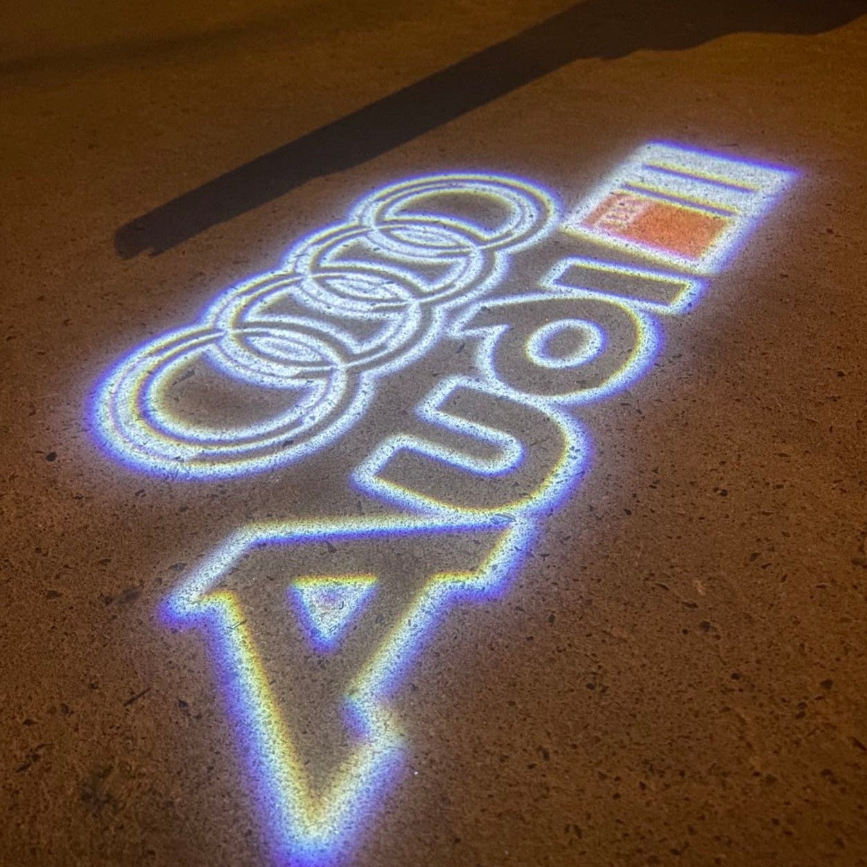 AUDI LOGO PROJECTOT LIGHTS Nr.19 (الكمية 1 = 2 Logo Films /2 أضواء الباب)