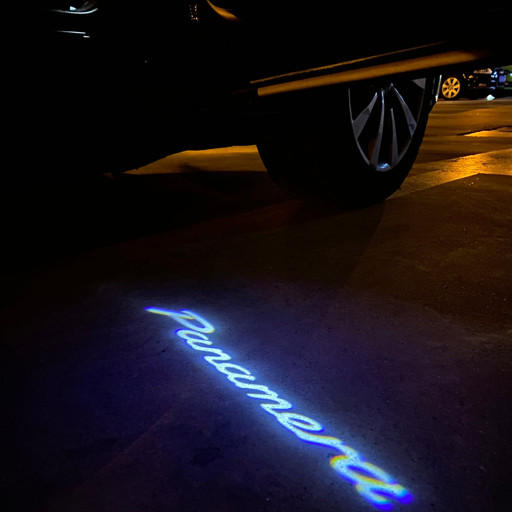 PORSCHE Panamera LOGO PROJECTOT LIGHTS Nr.35 (Menge 1 = 2 Logo Film / 2 Türleuchten)