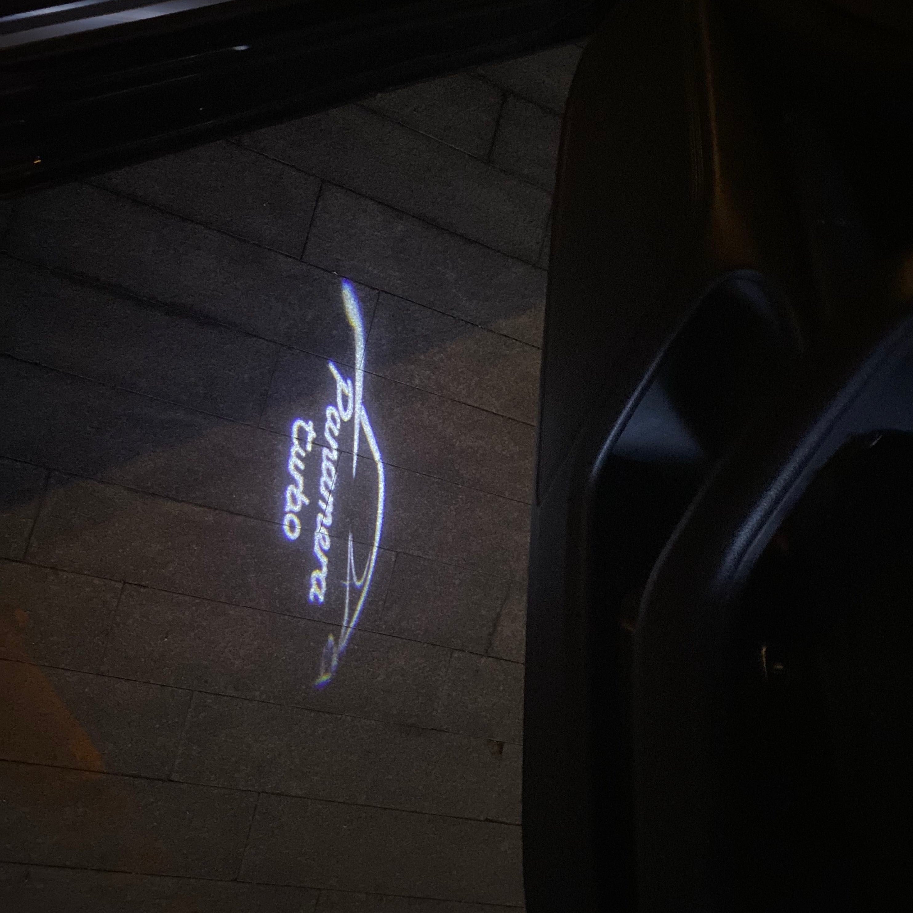 PROJECTEURS PORSCHE LOGO Nr.84 (quantité 1 = 2 Film Logo / 2 feux de porte)