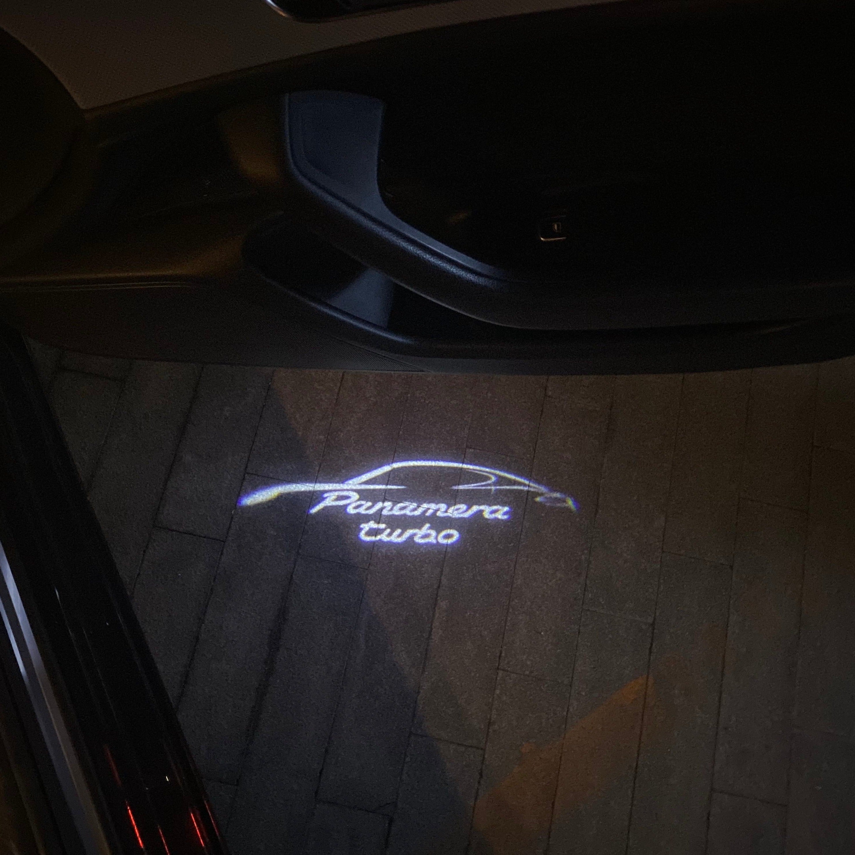 PROJECTEURS PORSCHE LOGO Nr.84 (quantité 1 = 2 Film Logo / 2 feux de porte)