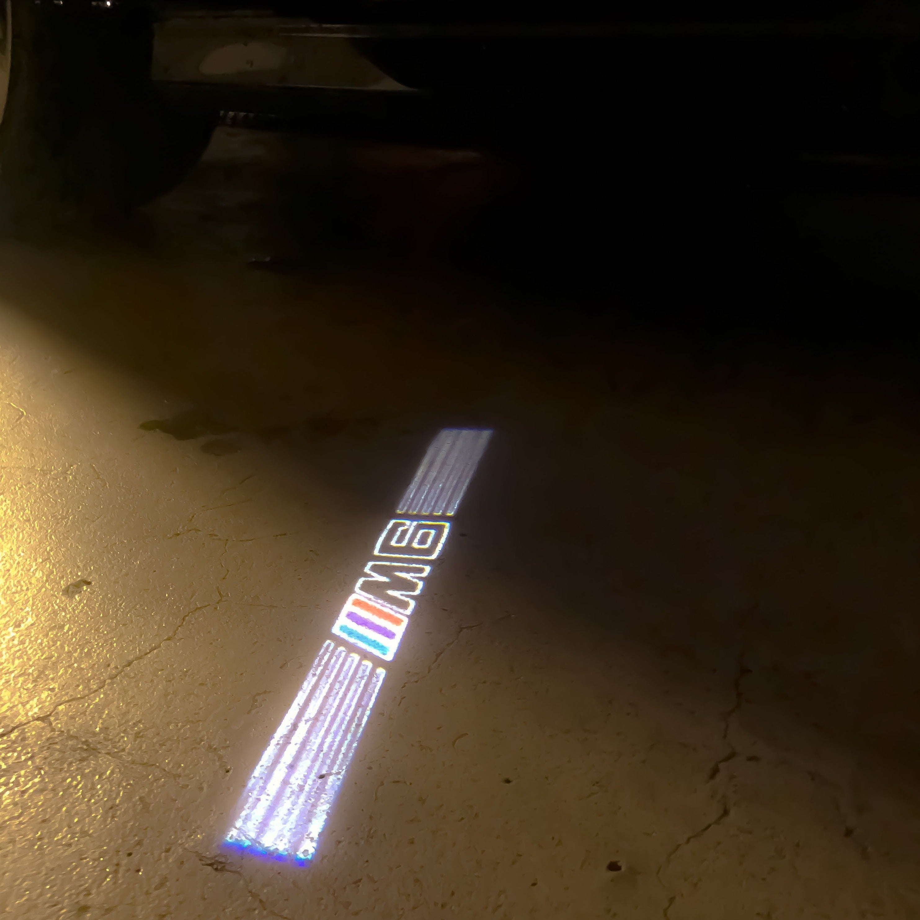 BMW M6 LOGO PROJECTOT LIGHTS Nr.04 (cantidad 1 = 1 juego/2 luces de puerta)