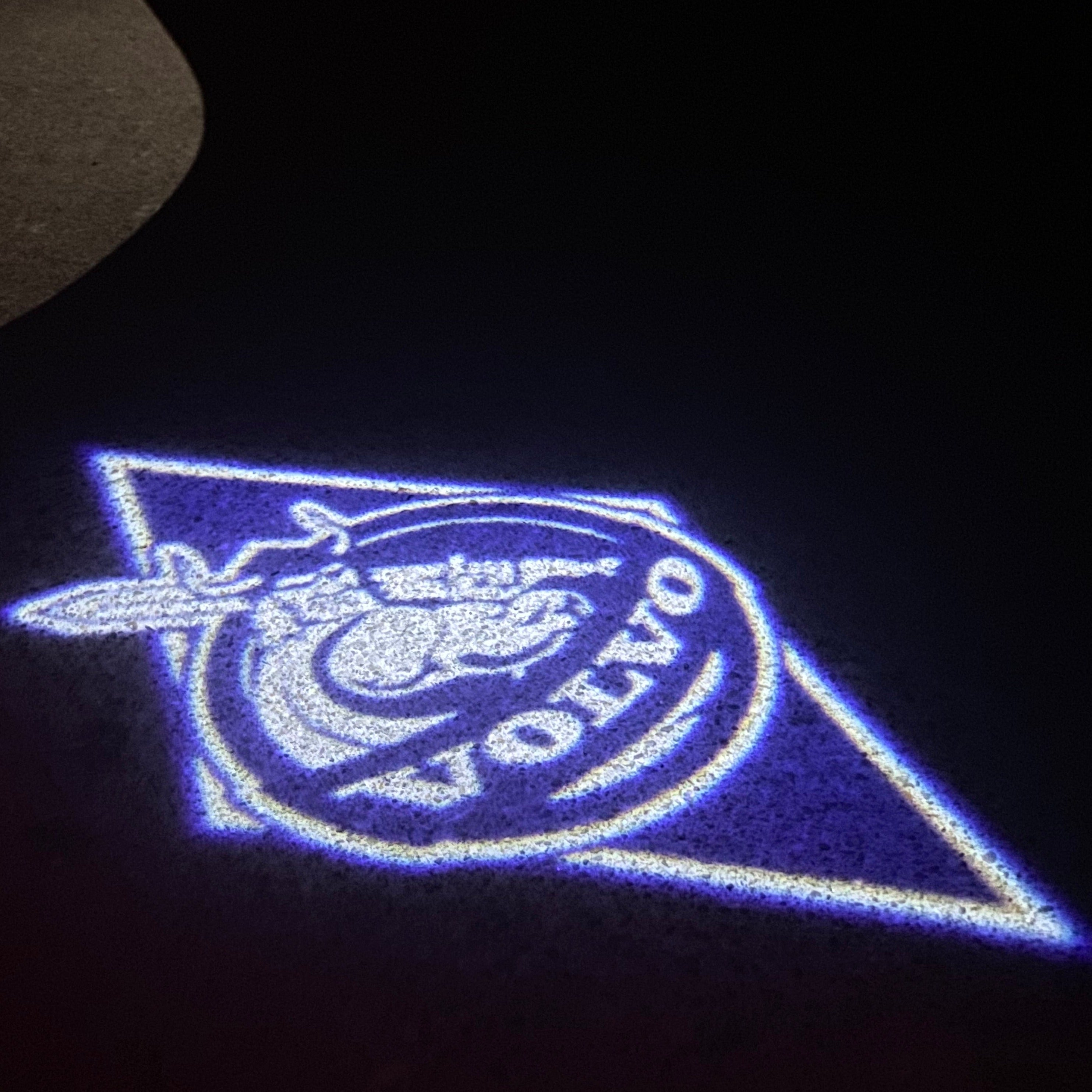 Volvo LOGO PROJECROTR LIGHTS Nr.137 (Menge 1 = 2 Logo Film / 2 Türleuchten)