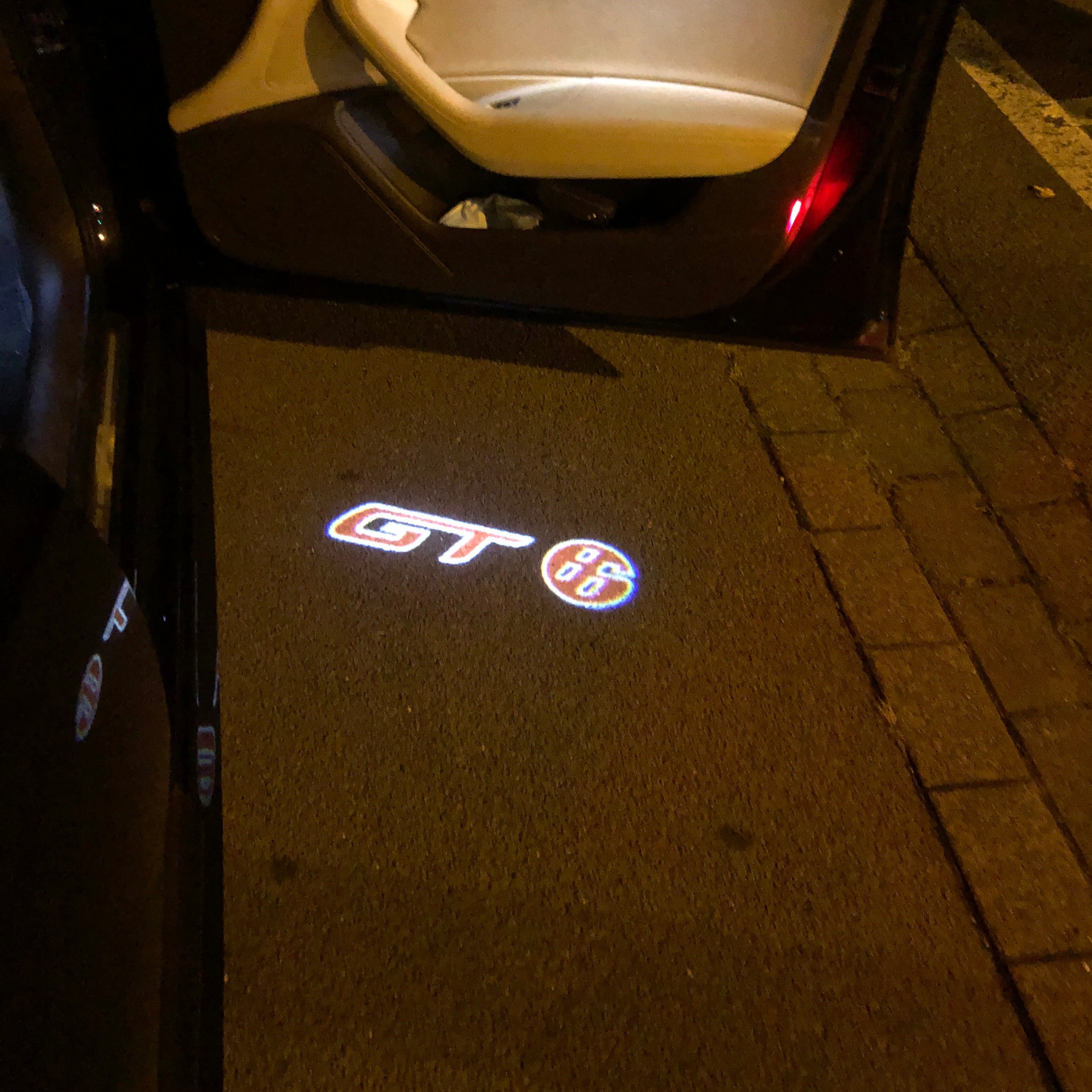 TOYOTA  GT86 LOGO PROJECROTR LIGHTS Nr.06 (quantity 1 = 2 Logo Films /2 door lights）