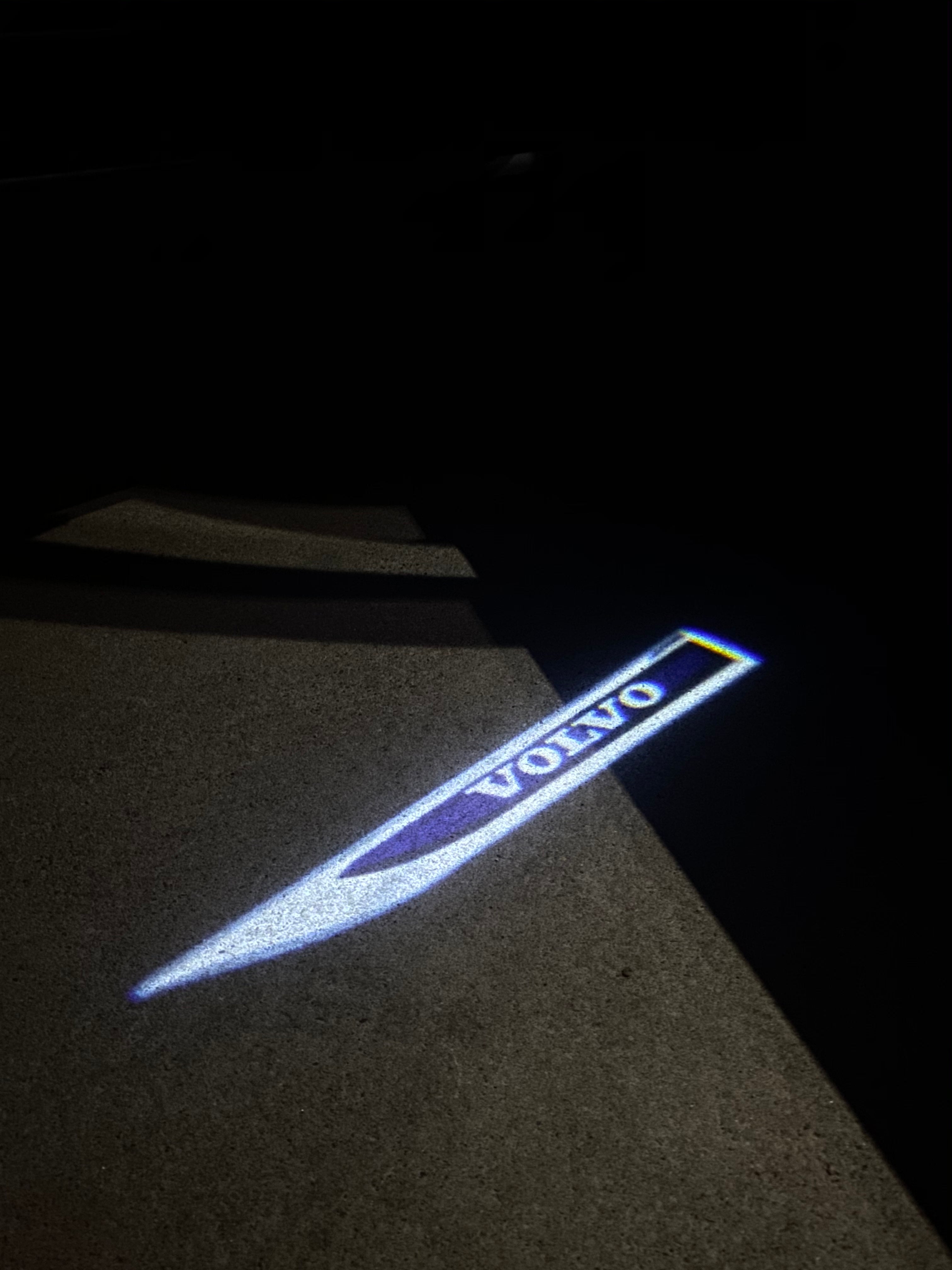 Volvo LOGO PROJECROTR LIGHTS Nr.139 (Menge 1 = 2 Logo Film / 2 Türleuchten)