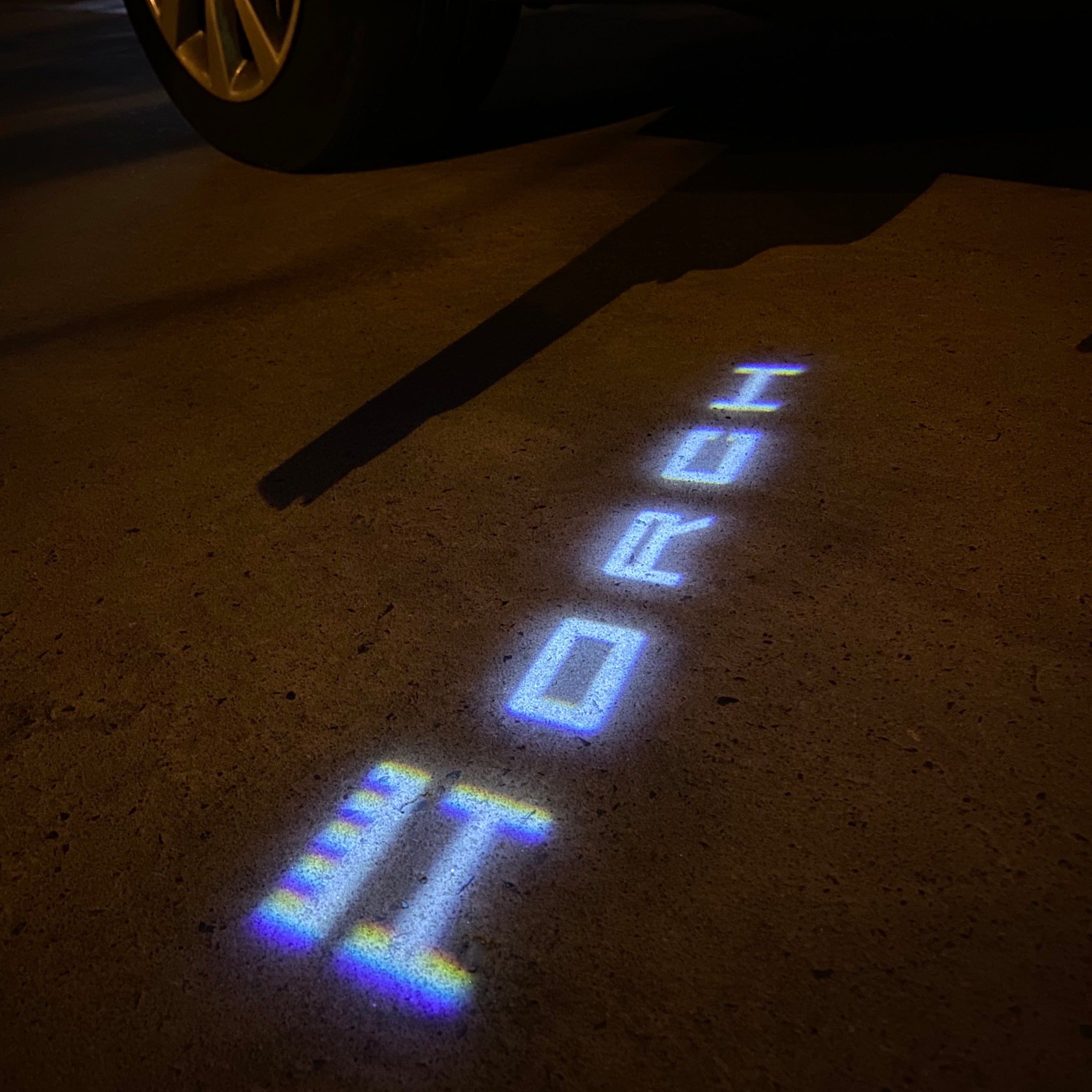 AUDI LOGO PROJECTOT LIGHTS Nr.19 (الكمية 1 = 2 Logo Films /2 أضواء الباب)