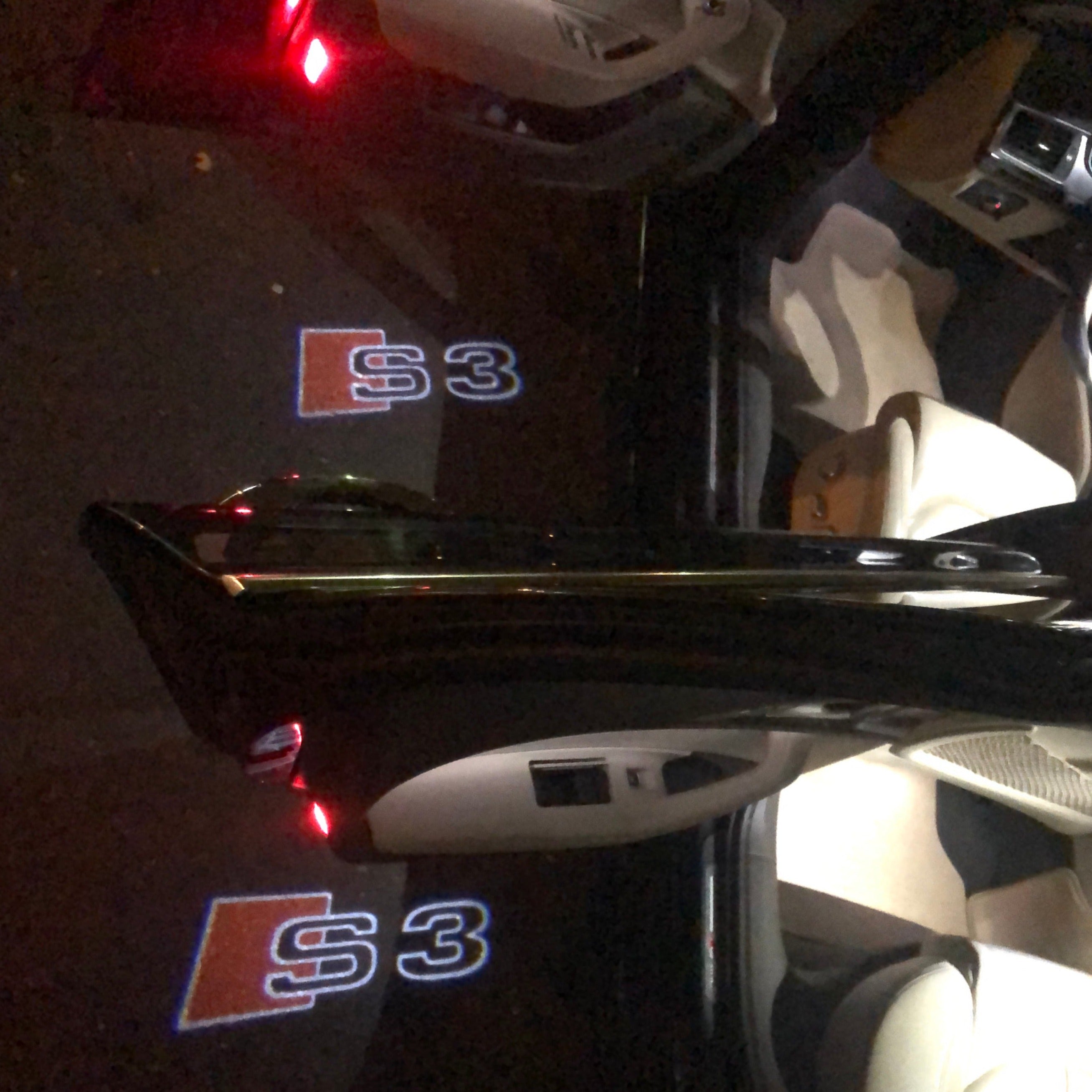 AUDI LOGO PROJECTOT LIGHTS Nr.19 (الكمية 1 = 2 Logo Films /2 أضواء الباب)