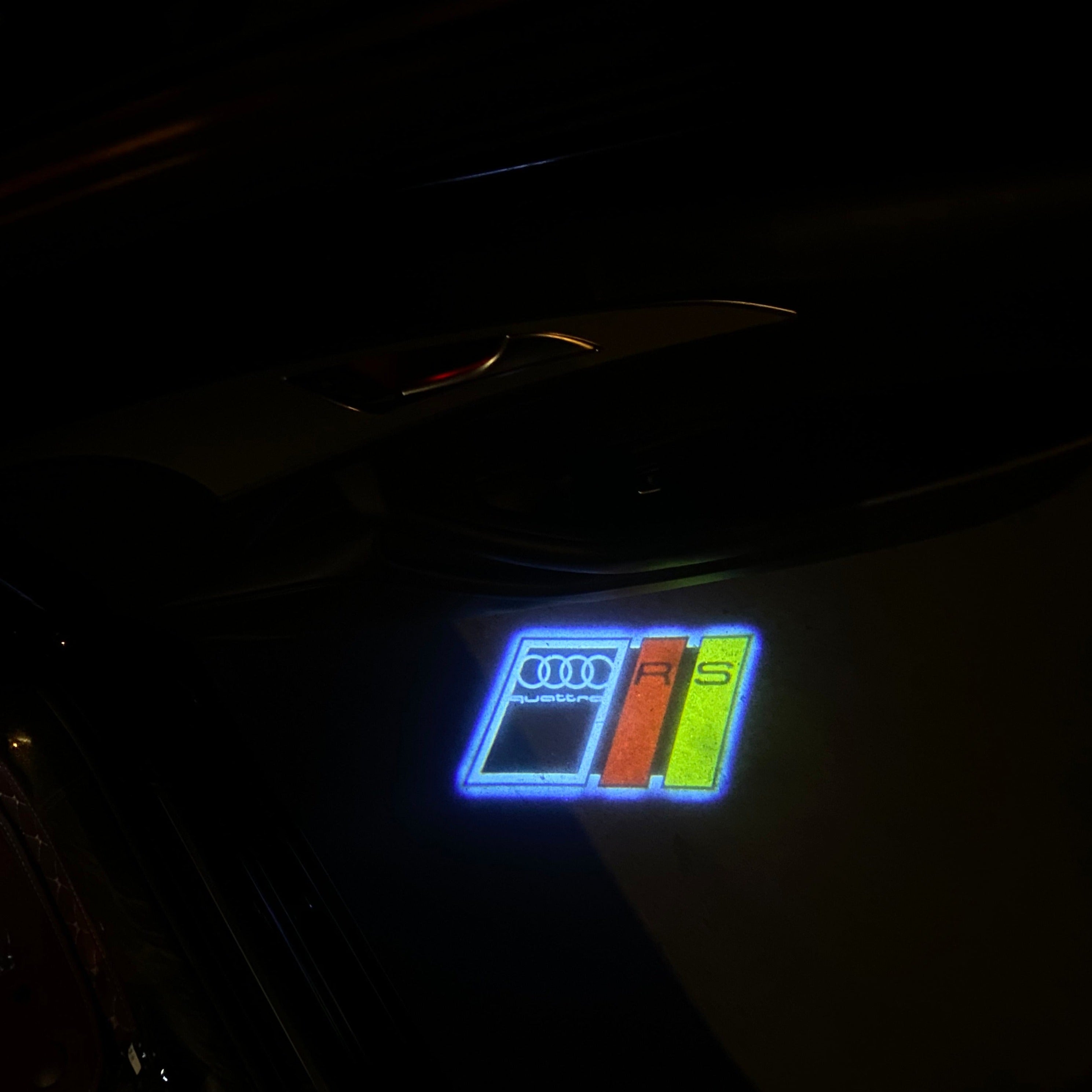 AUDI LOGO PROJECTOT LIGHTS Nr.19 (Menge 1 = 2 Logo Folien /2 Türleuchten)