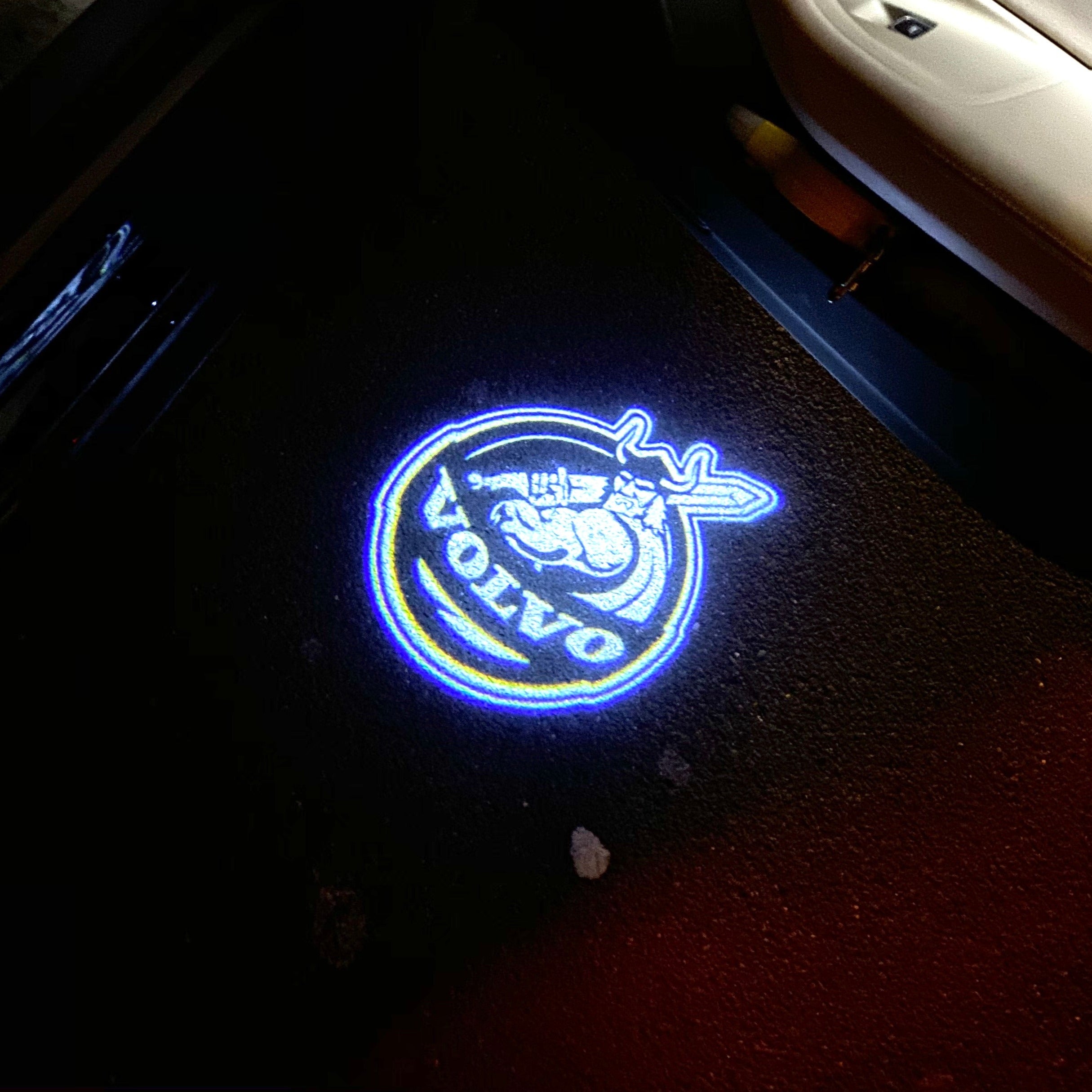 Volvo LOGO PROJECROTR LIGHTS Nr.62 (Menge 1 = 2 Logo Film / 2 Türleuchten)