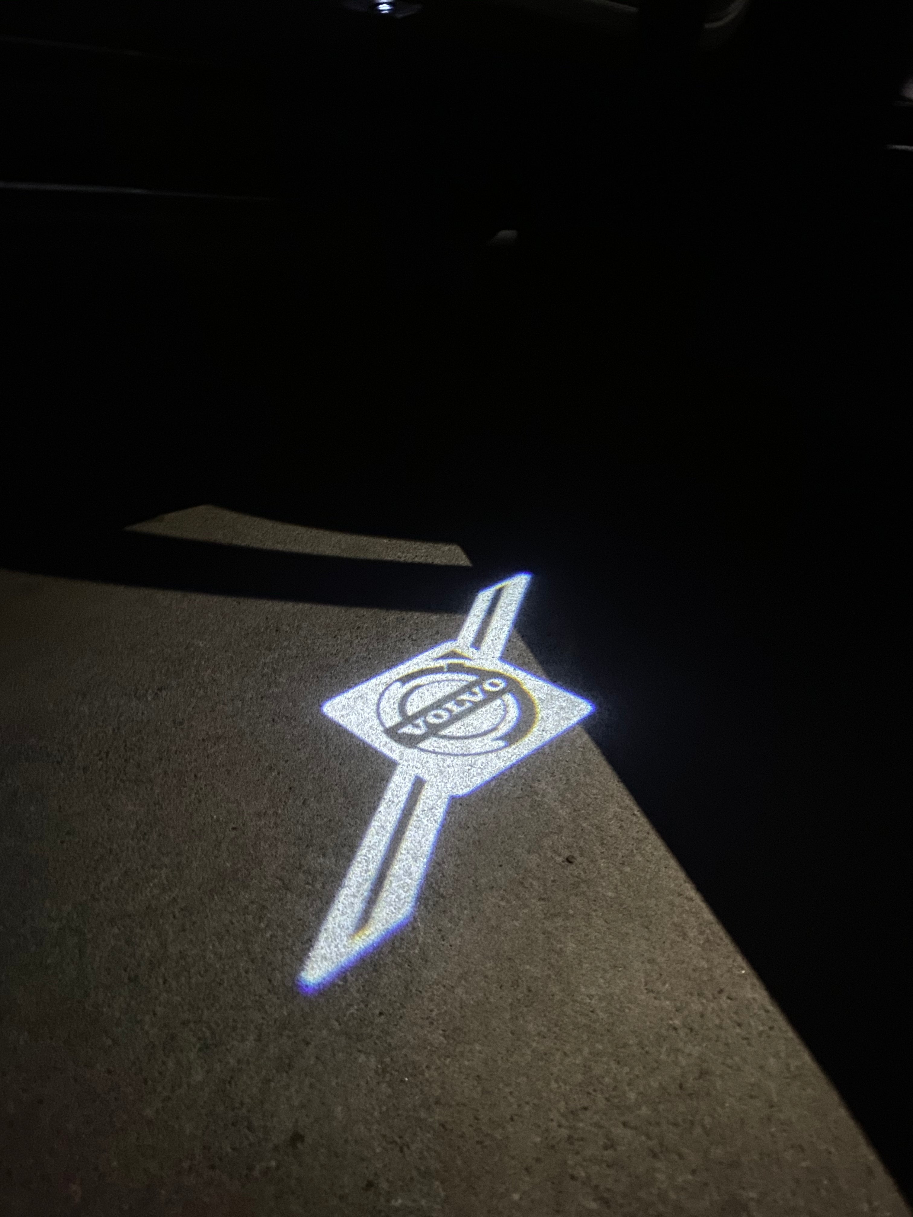 Volvo LOGO PROJECTOR LIGHTS Nr.29 (Menge 1 = 2 Logo Film / 2 Türlichter)