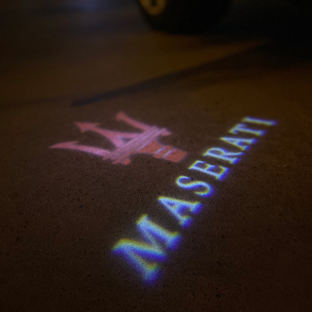 Maserati LOGO PROJECROTR LIGHTS Nr.02 (Menge 1 = 1 Sets/2 Türleuchten)
